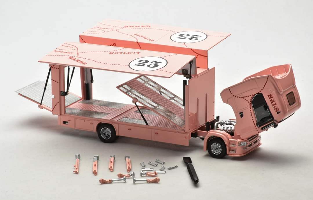 GCD Special Edition Pink Pig Scania S730 Enclosed Double Deck Gull Wing Tow Truck 1:64 Scale - Image 2