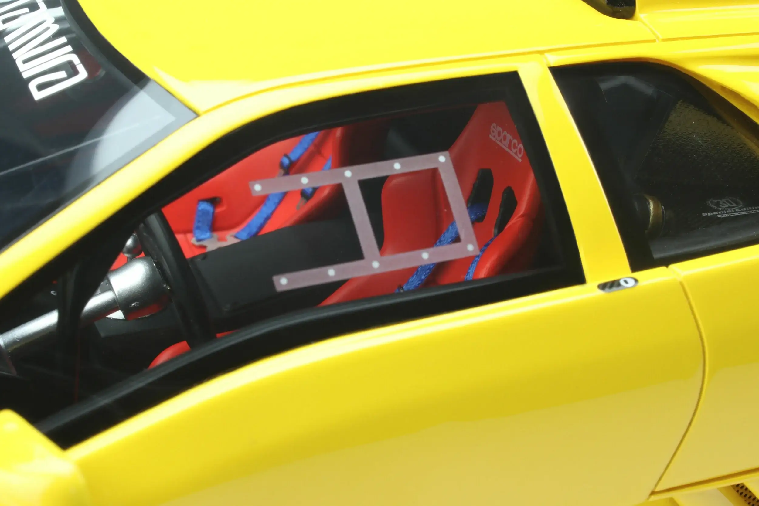 GT Spirit 1:18 GT322 Lamborghini Diablo Jota Corsa - Image 3