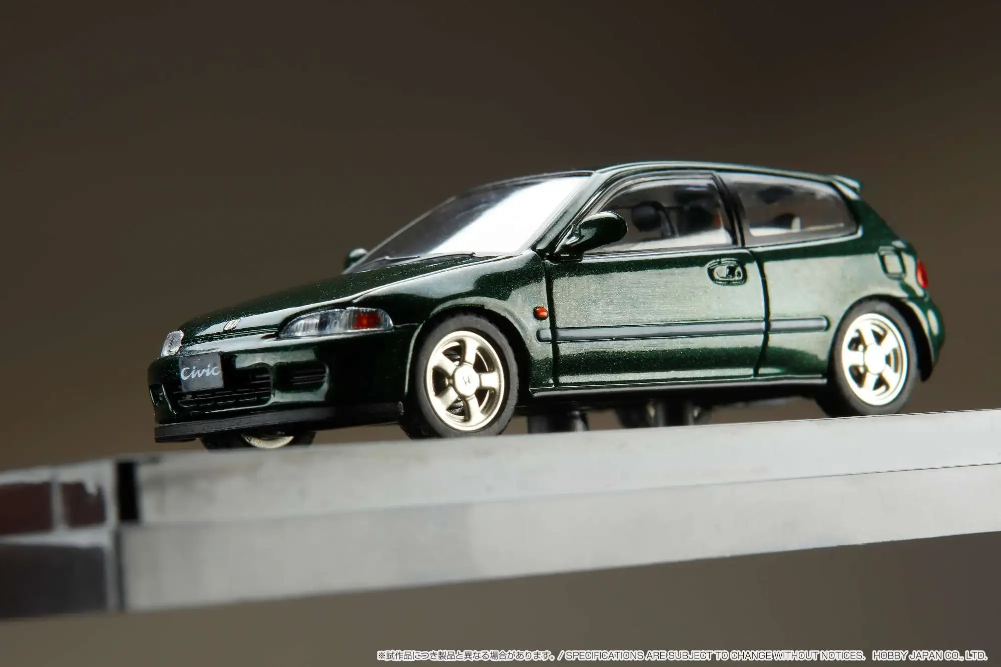 Hobby Japan 1/64 Honda CIVIC Type R (Eg6) SiR-S with Engine Display Model Green Pearl - Image 4