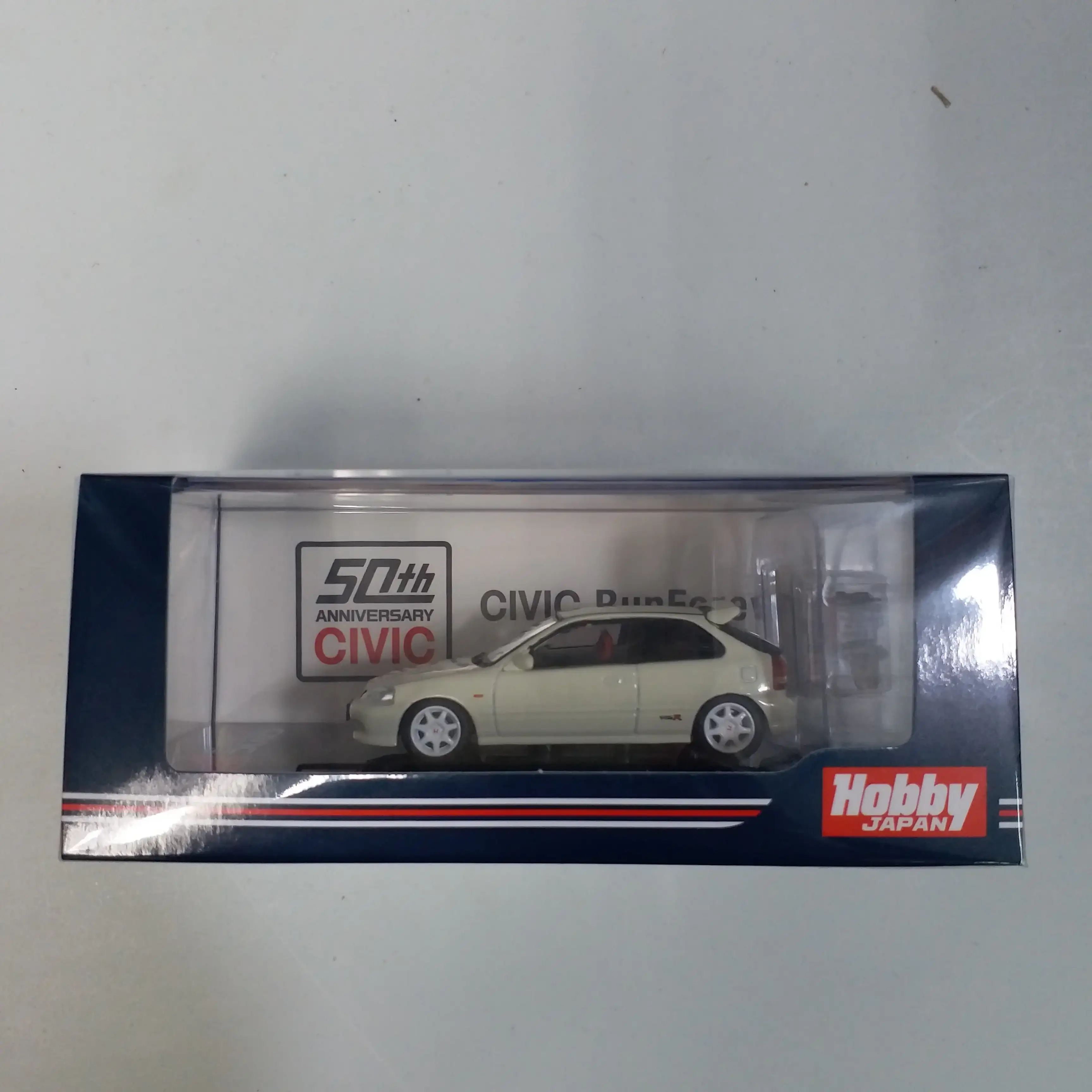 Hobby Japan 1/64 Honda CIVIC TYPER (EK9) with Engine Display Model Championship White - Image 2