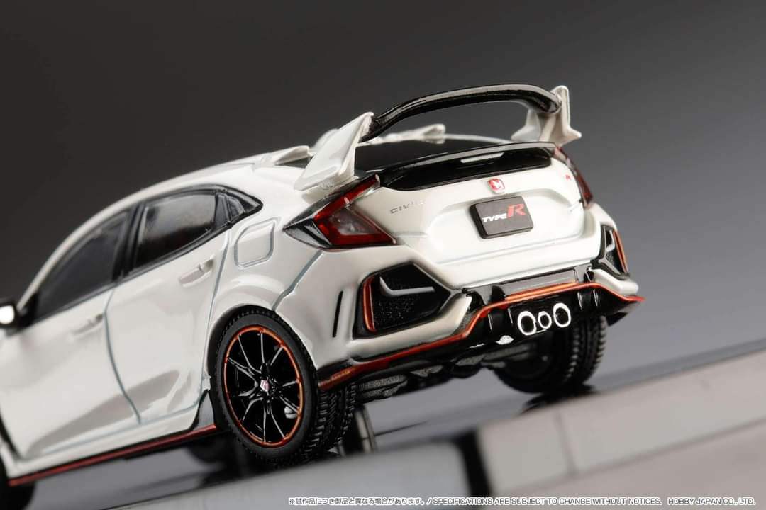 Hobby Japan 1/64 Honda CIVIC TYPER (FK8) 2020 with Engine Display Model - Image 12