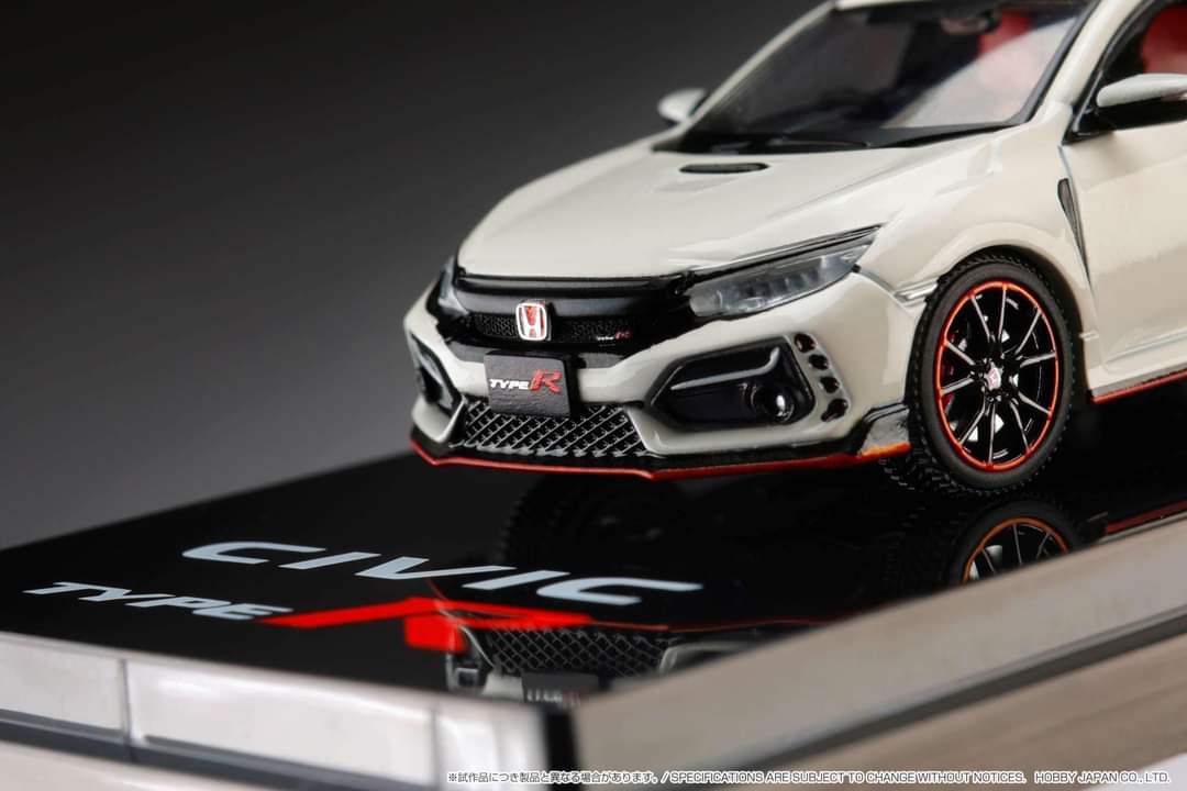 Hobby Japan 1/64 Honda CIVIC TYPER (FK8) 2020 with Engine Display Model - Image 13