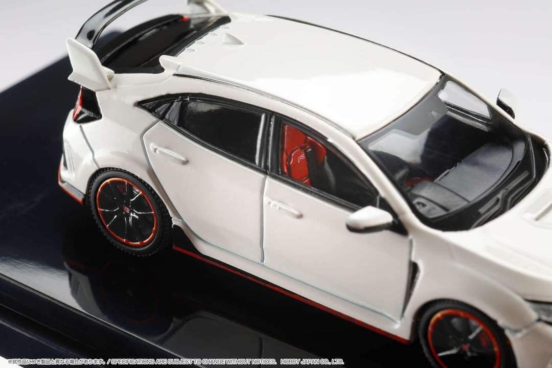 Hobby Japan 1/64 Honda CIVIC TYPER (FK8) 2020 with Engine Display Model - Image 8