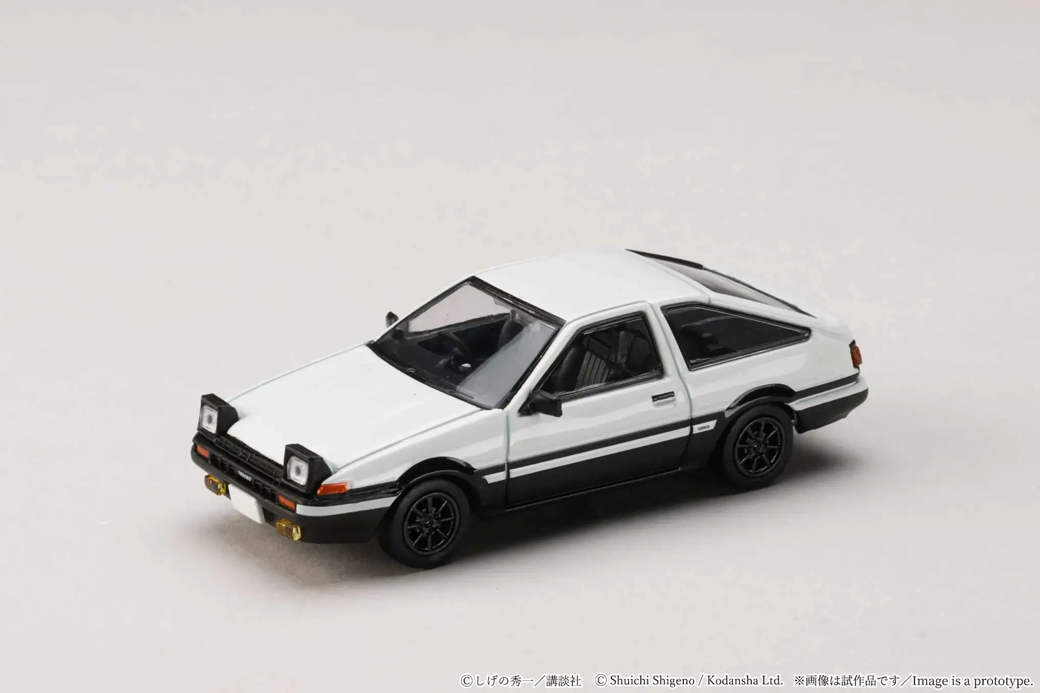Hobby Japan 1:64 Toyota Sprinter Trueno (AE86) Initial D - Takumi Fujiwara VS Takeshi Nakazato - Image 9