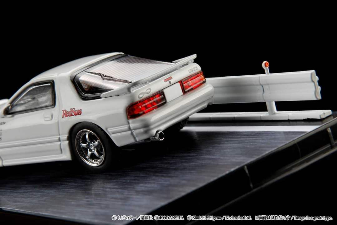 Hobby Japan Initial D 1/64 Mazda RX-7 (FC3S) RedSuns / Ryosuke Takahashi高橋 涼介 (Diorama Set) - Image 5