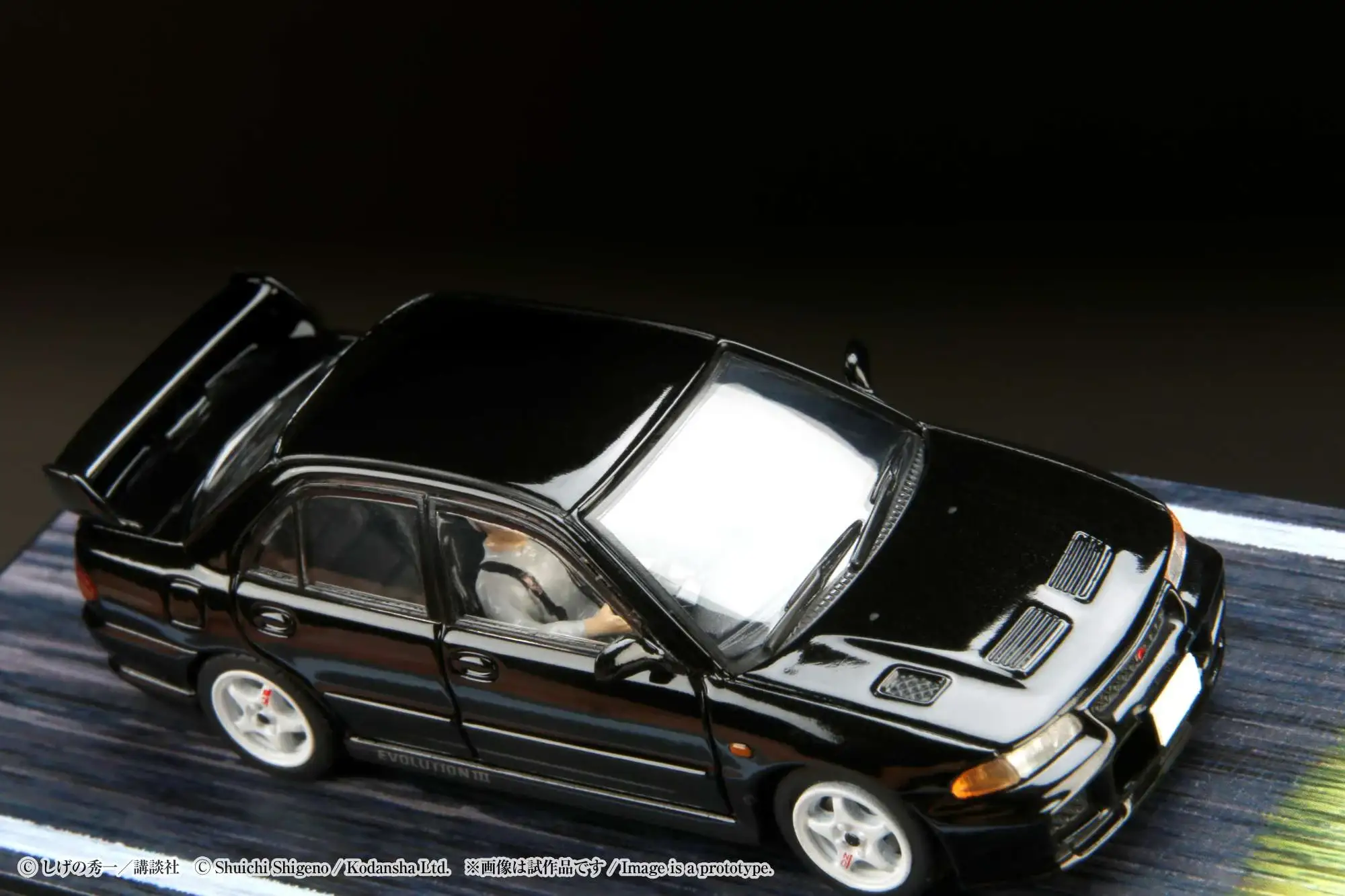 Hobby Japan Initial D 1/64 Mitsubishi Lancer RS Evolution Ⅲ / INITIAL D VS Ryosuke Takahashi With Kyoichi Sudo Figure - Image 4