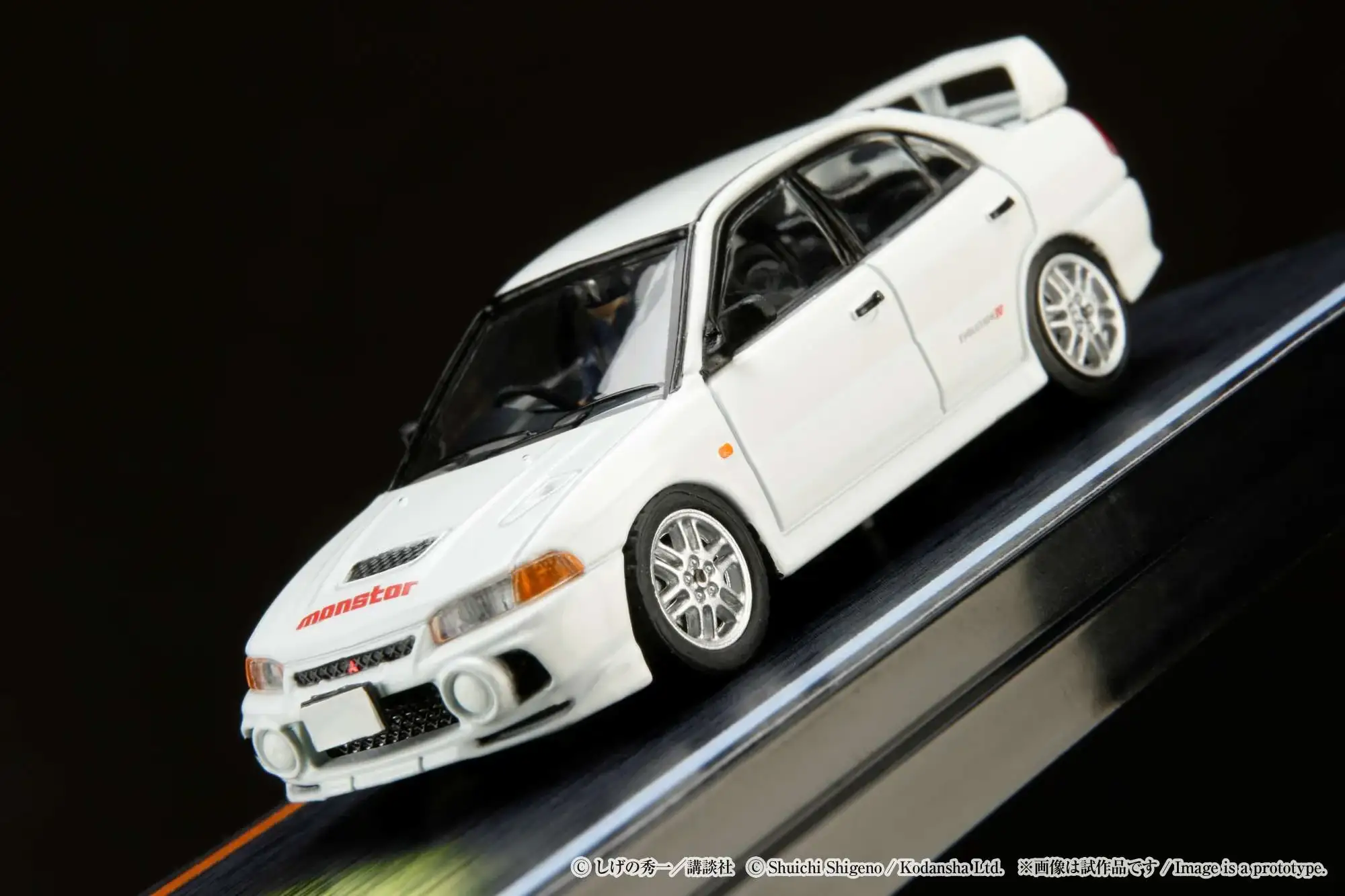 Hobby Japan Initial D 1/64 Mitsubishi Lancer RS Evolution Ⅳ / INITIAL D VS Takumi Fujiwara With Seiji Iwaki Figure - Image 3