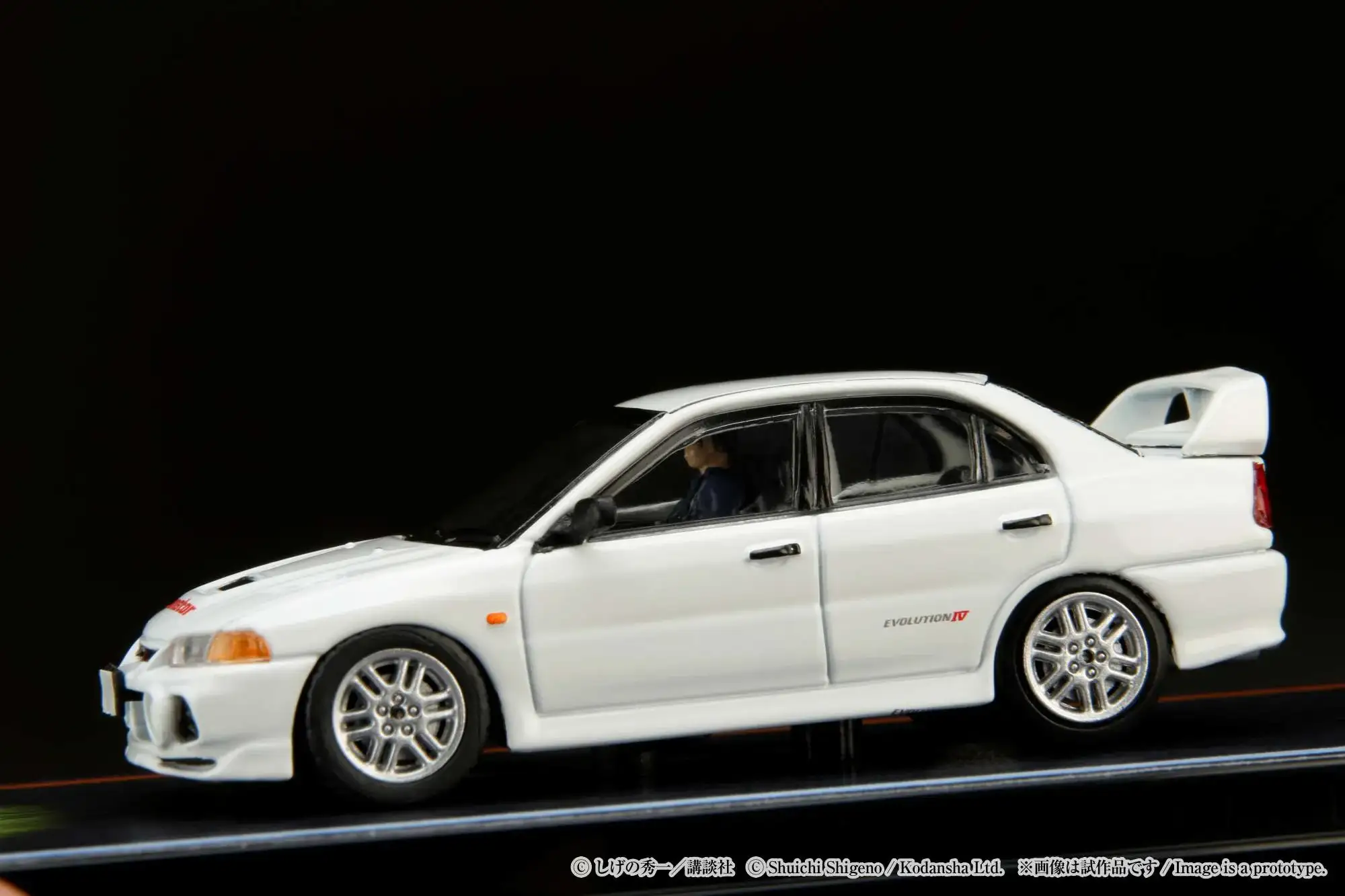 Hobby Japan Initial D 1/64 Mitsubishi Lancer RS Evolution Ⅳ / INITIAL D VS Takumi Fujiwara With Seiji Iwaki Figure - Image 5