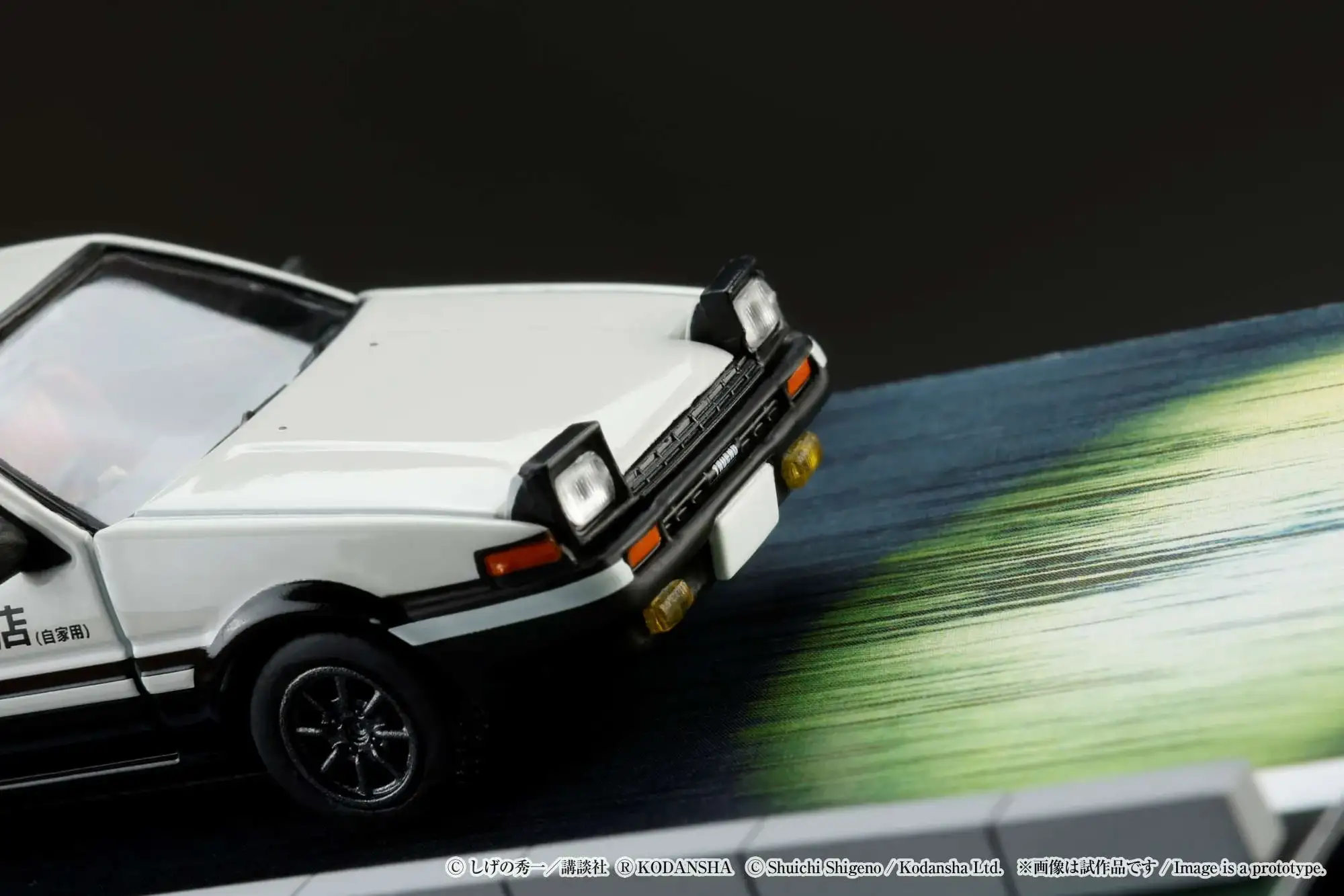 Hobby Japan Initial D 1/64 Toyota SPRINTER TRUENO GT APEX AE86 / INITIAL D VS Ryosuke Takahashi With Takumi Fujiwara Figure - Image 6