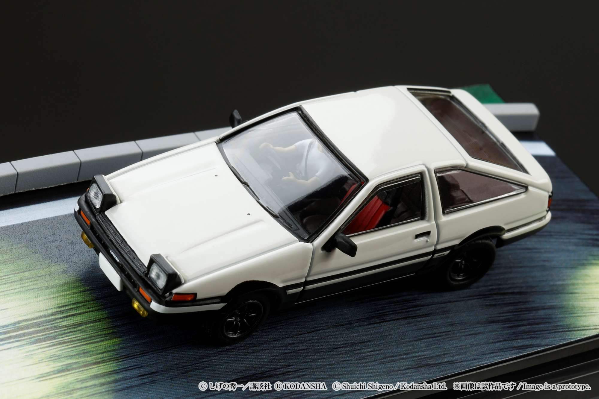 Hobby Japan Initial D 1/64 Toyota SPRINTER TRUENO GT APEX AE86 / INITIAL D VS Ryosuke Takahashi With Takumi Fujiwara Figure - Image 8