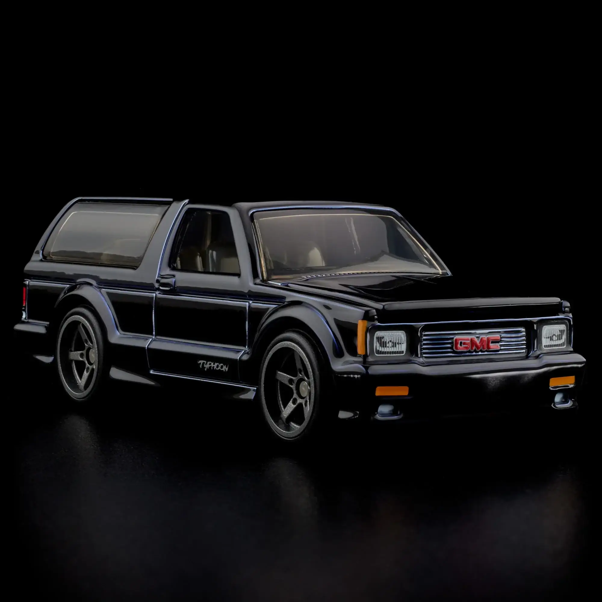 Hot Wheels 2024 RLC Exclusive 1992 GMC TYPHOON - Image 3