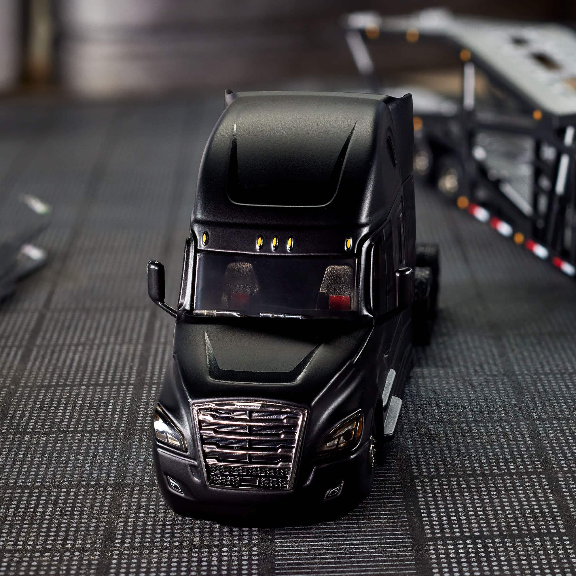 Hot Wheels HWC Elite 64 Freightliner Cascadia - Image 10
