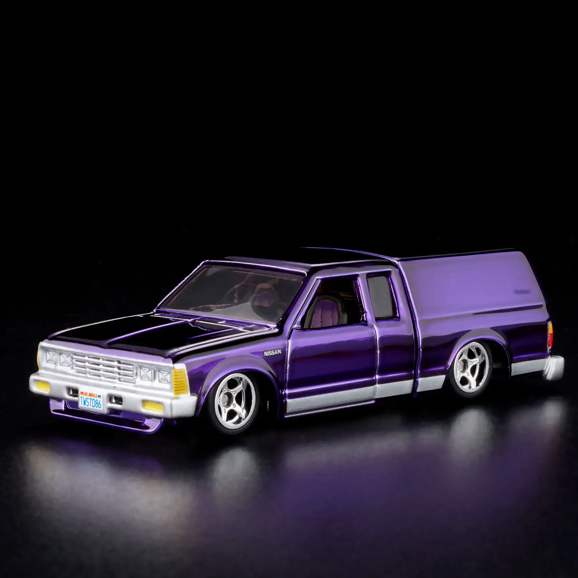 Hot Wheels RLC 2024 Nissan 720 King Cab 1986 - Image 8