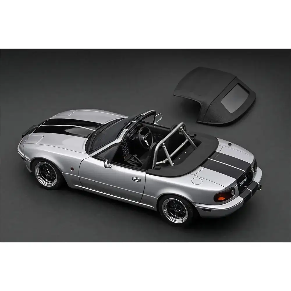 Ignition Model 1:18 IG3202 Eunos Roadster (NA) Silver With Engine - Image 3
