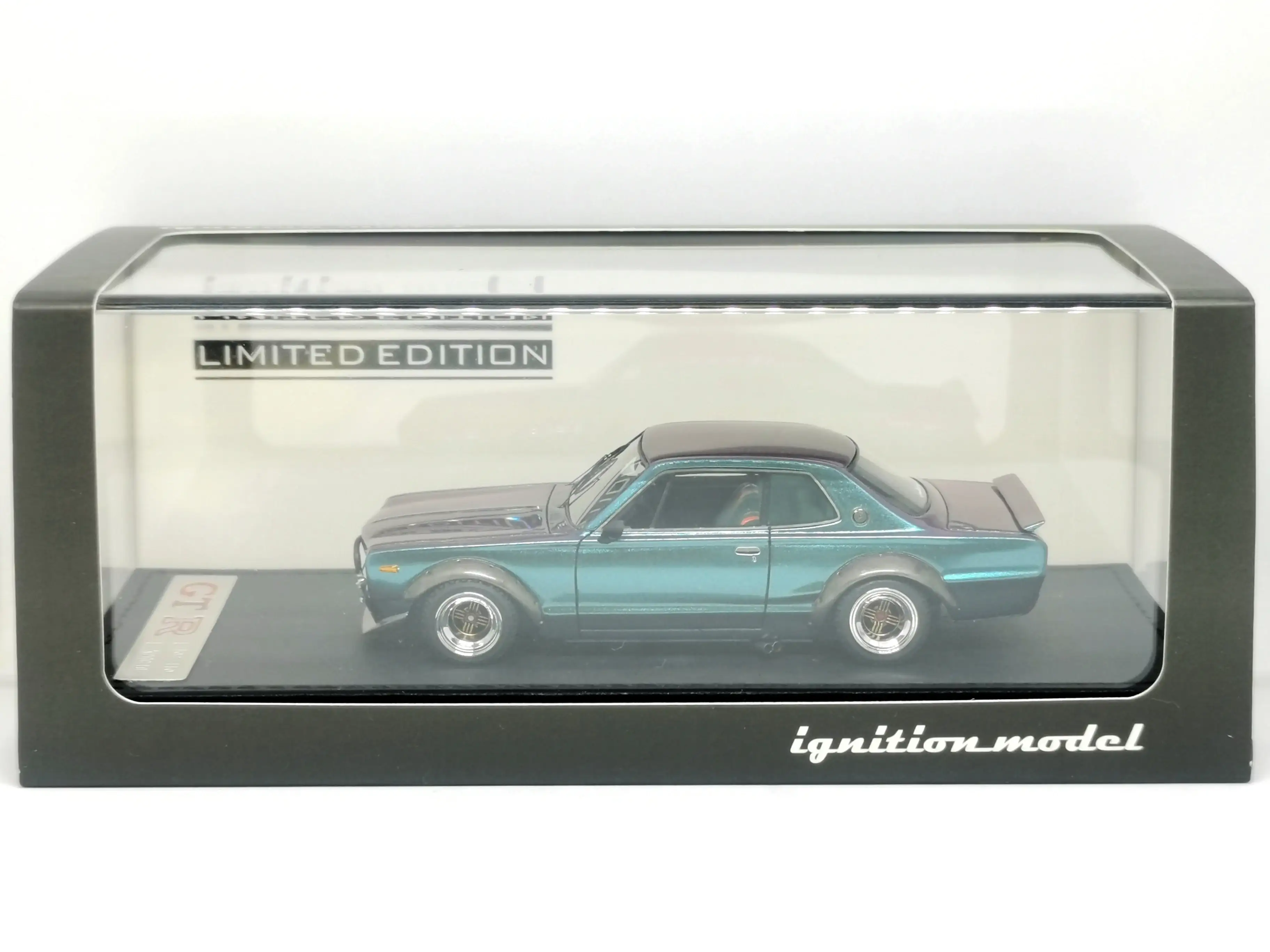 Ignition Model 1:43 Scale Nissan Skyline 2000 GT-R KPGC10 Matallic Purple/ Green