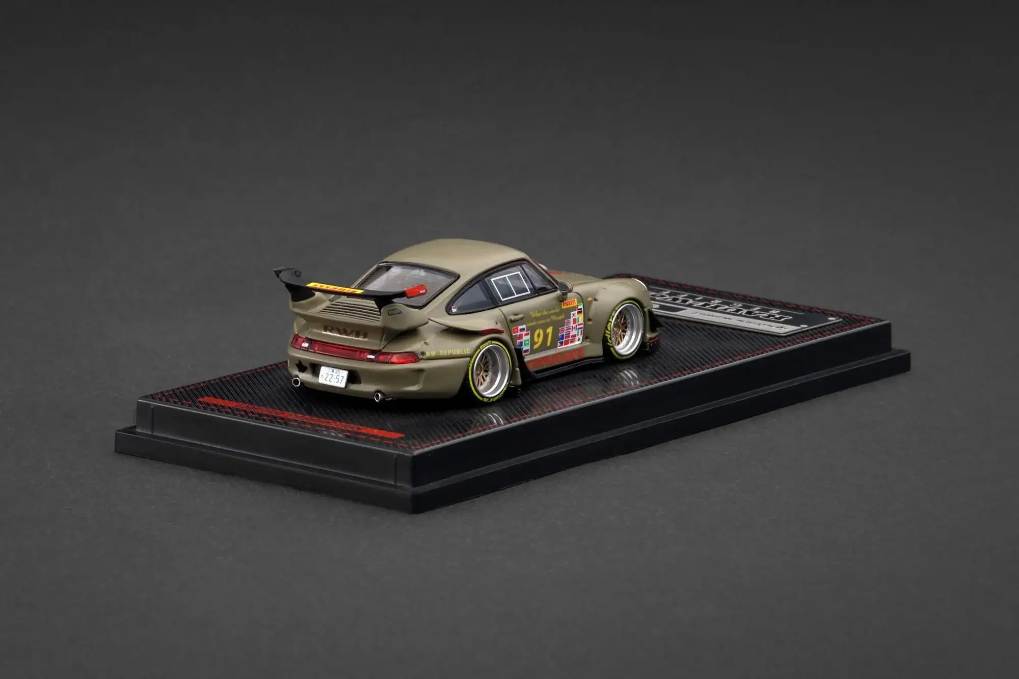 Ignition Model 1:64 Scale IG3873 Porsche RWB 993 Matte Green - Image 2