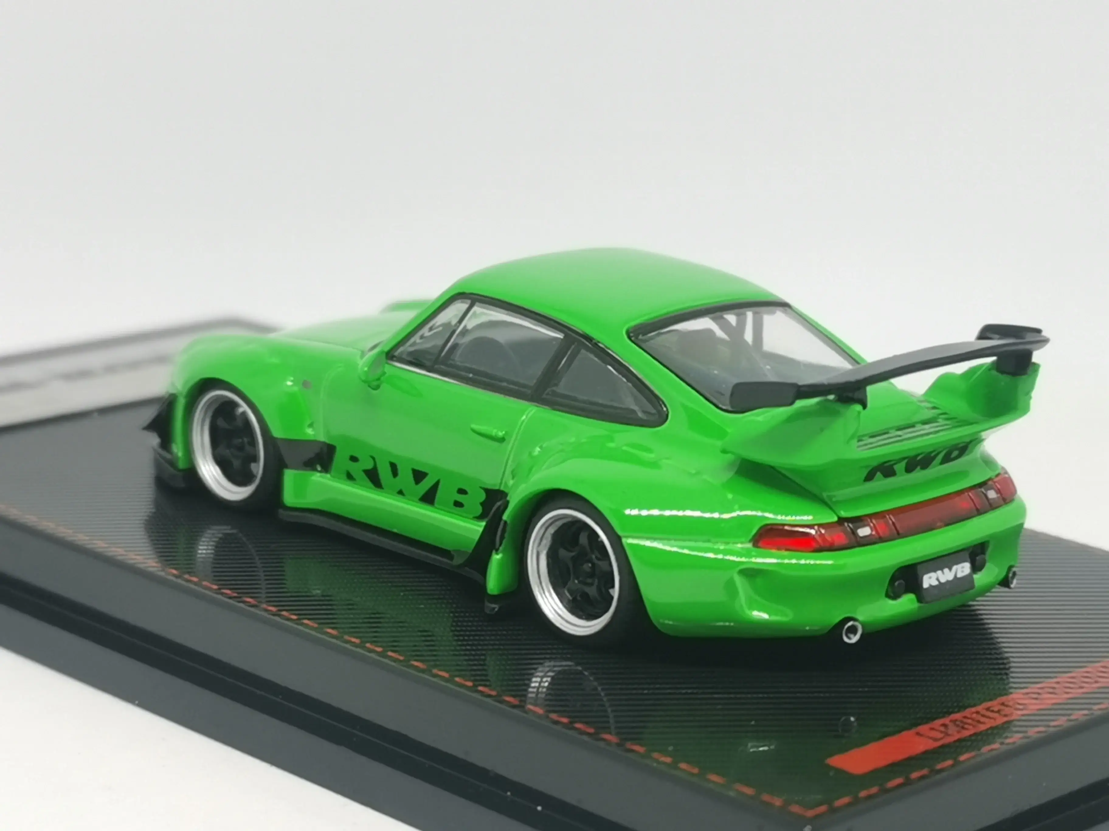 Ignition Model 1:64 Scale Porsche RWB 993 Green Metallic - Image 3