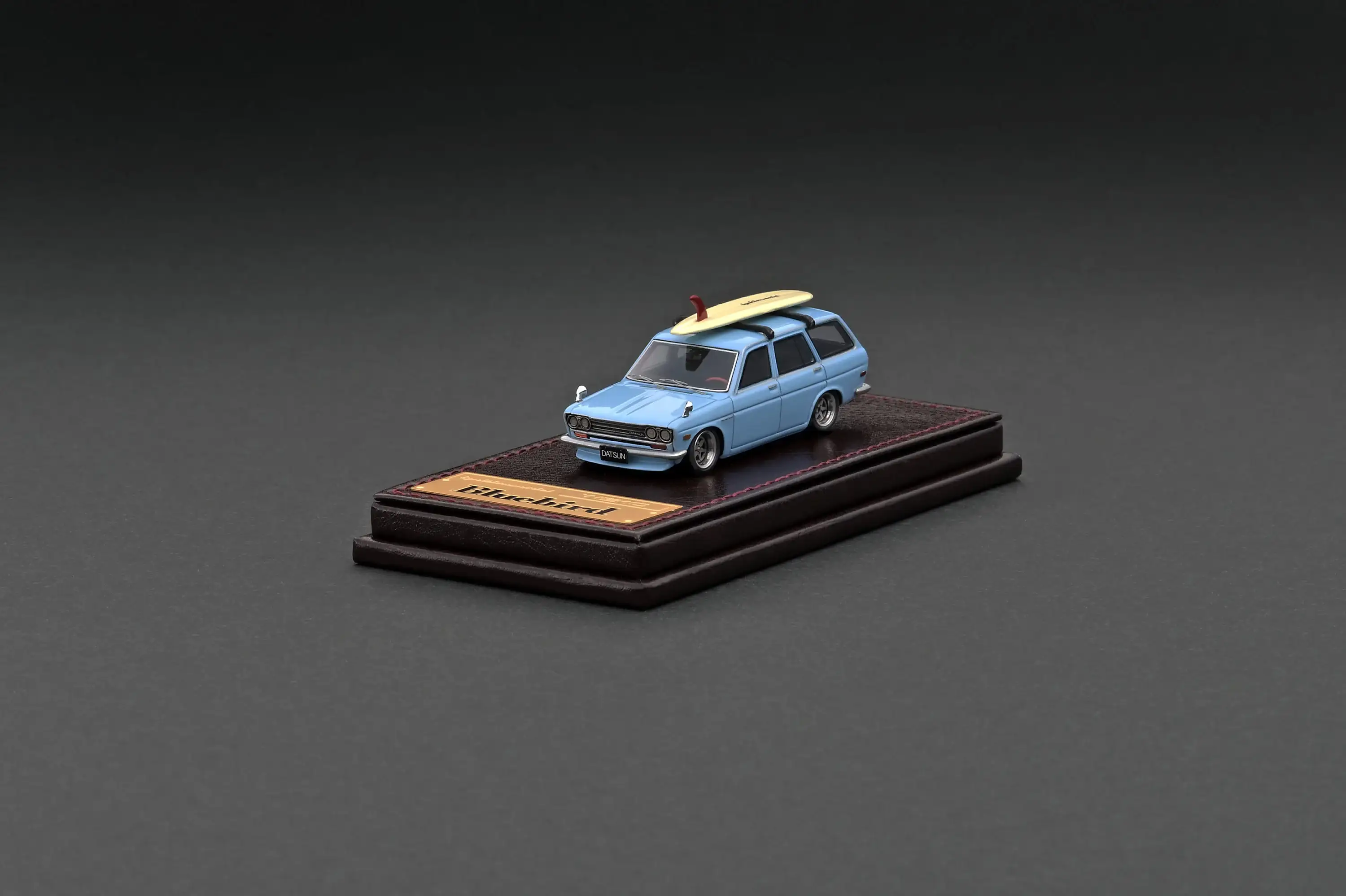 Ignition Model 1:64 HIGH-END RESIN MODEL IG2884 Datsun Bluebird (510) Wagon Light Blue - Image 4