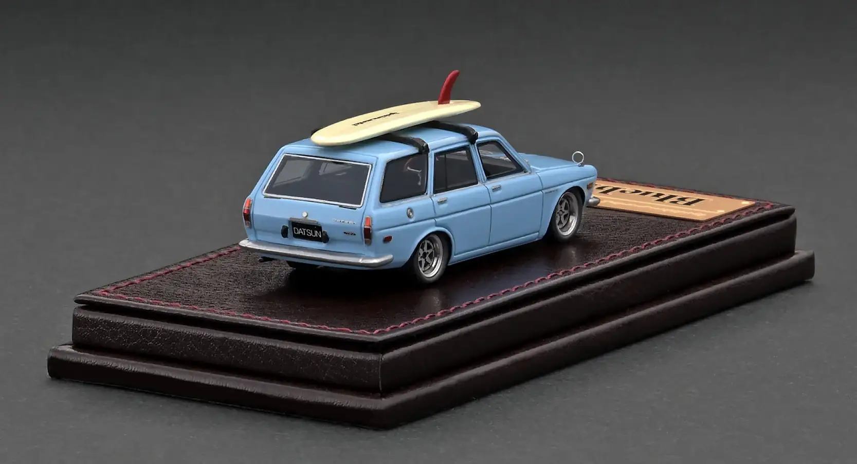 Ignition Model 1:64 HIGH-END RESIN MODEL IG2884 Datsun Bluebird (510) Wagon Light Blue - Image 6