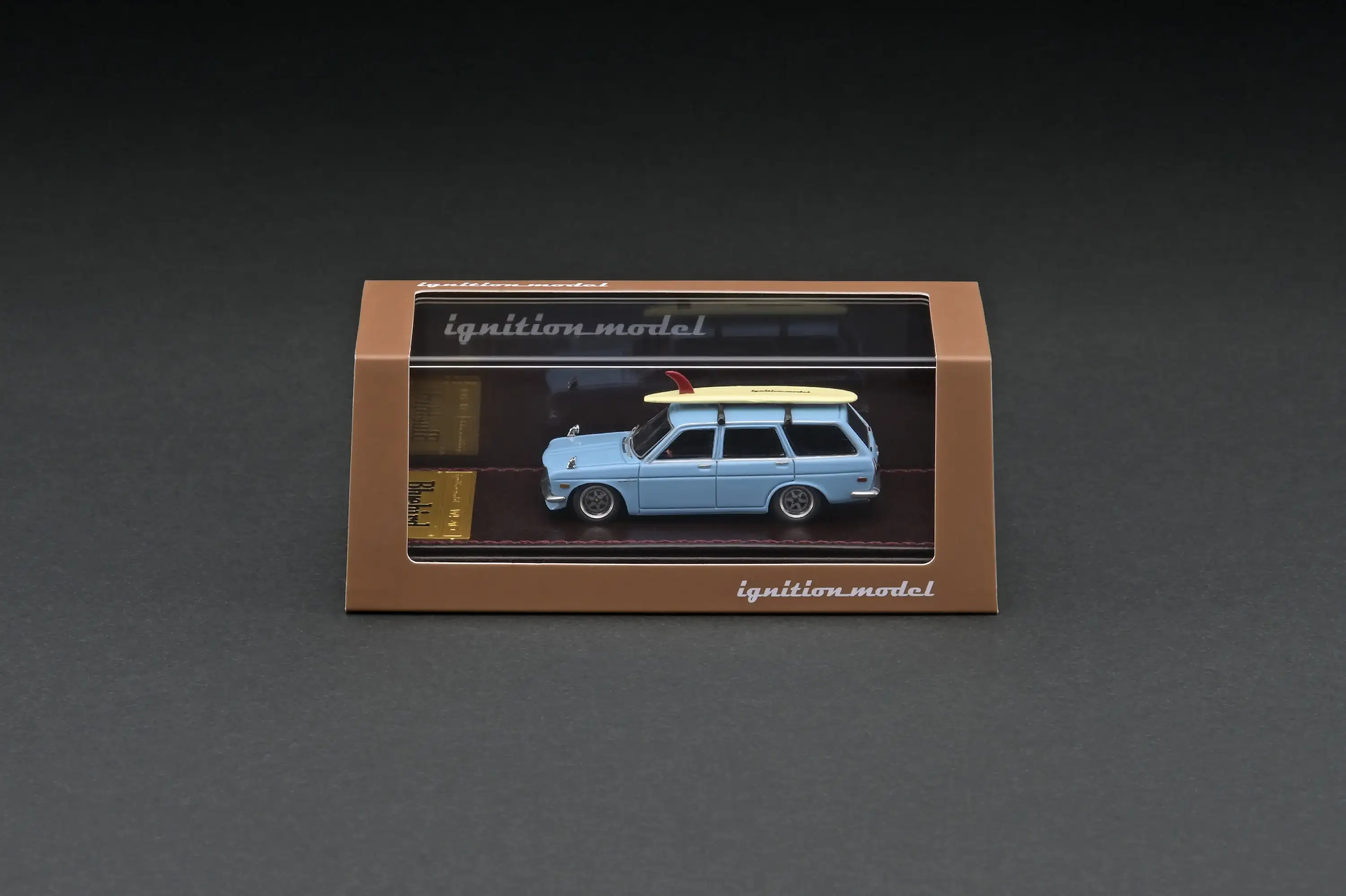Ignition Model 1:64 HIGH-END RESIN MODEL IG2884 Datsun Bluebird (510) Wagon Light Blue - Image 7