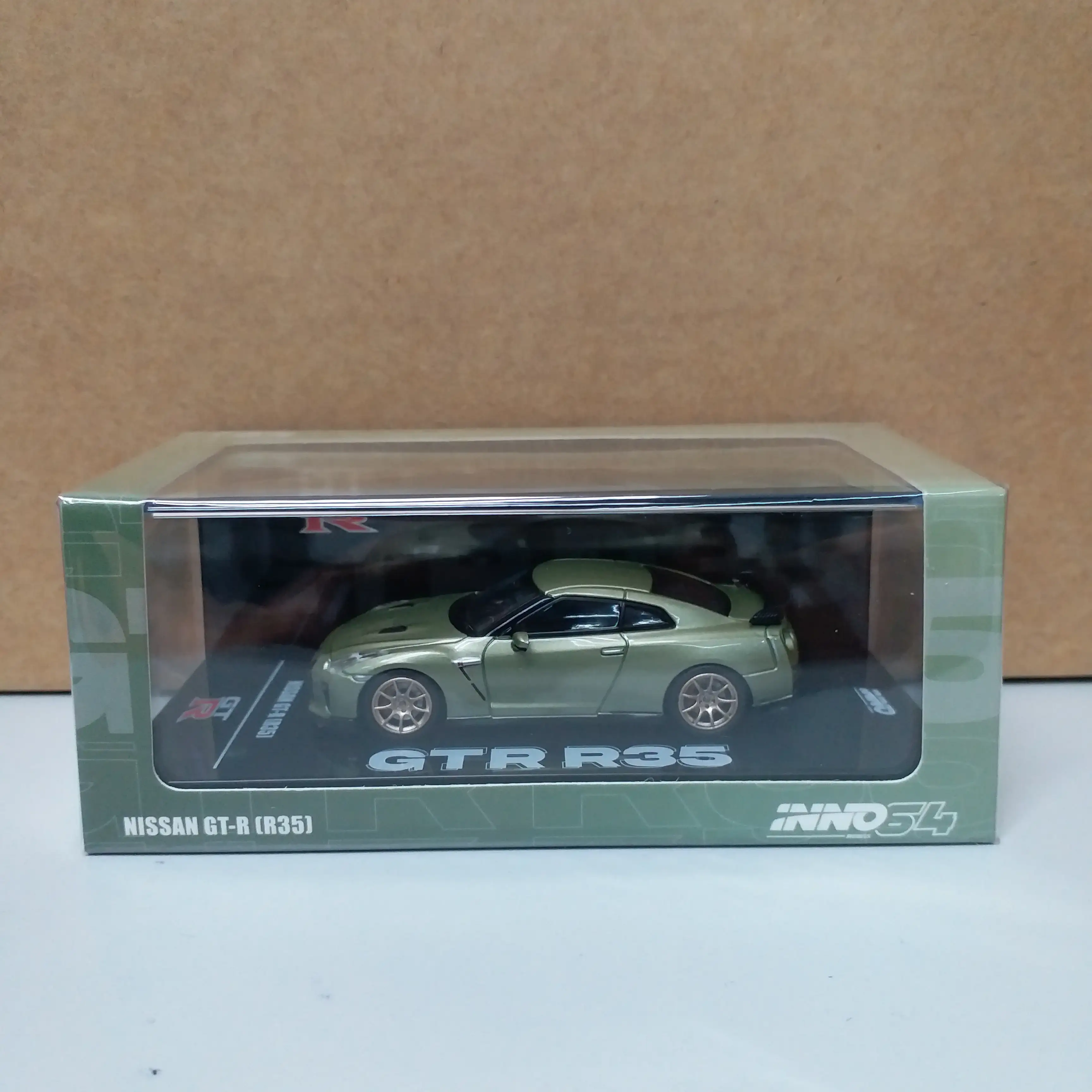 INNO64 1/64 NISSAN GT-R (R35) Millennium Jade - Image 2