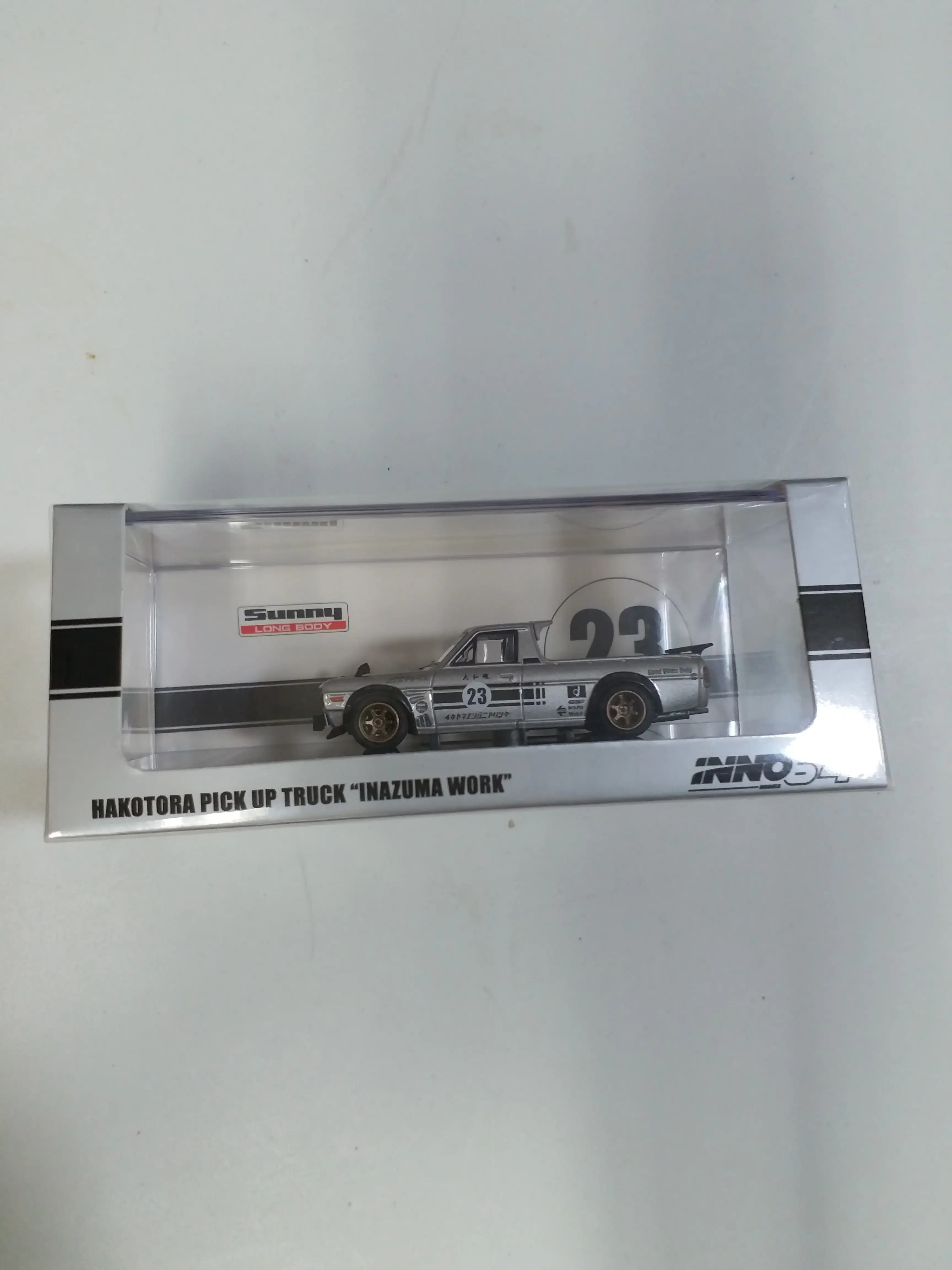 Inno64 Nissan Sunny HAKOTORA Pickup Truck "Inazuma Work" - Image 2