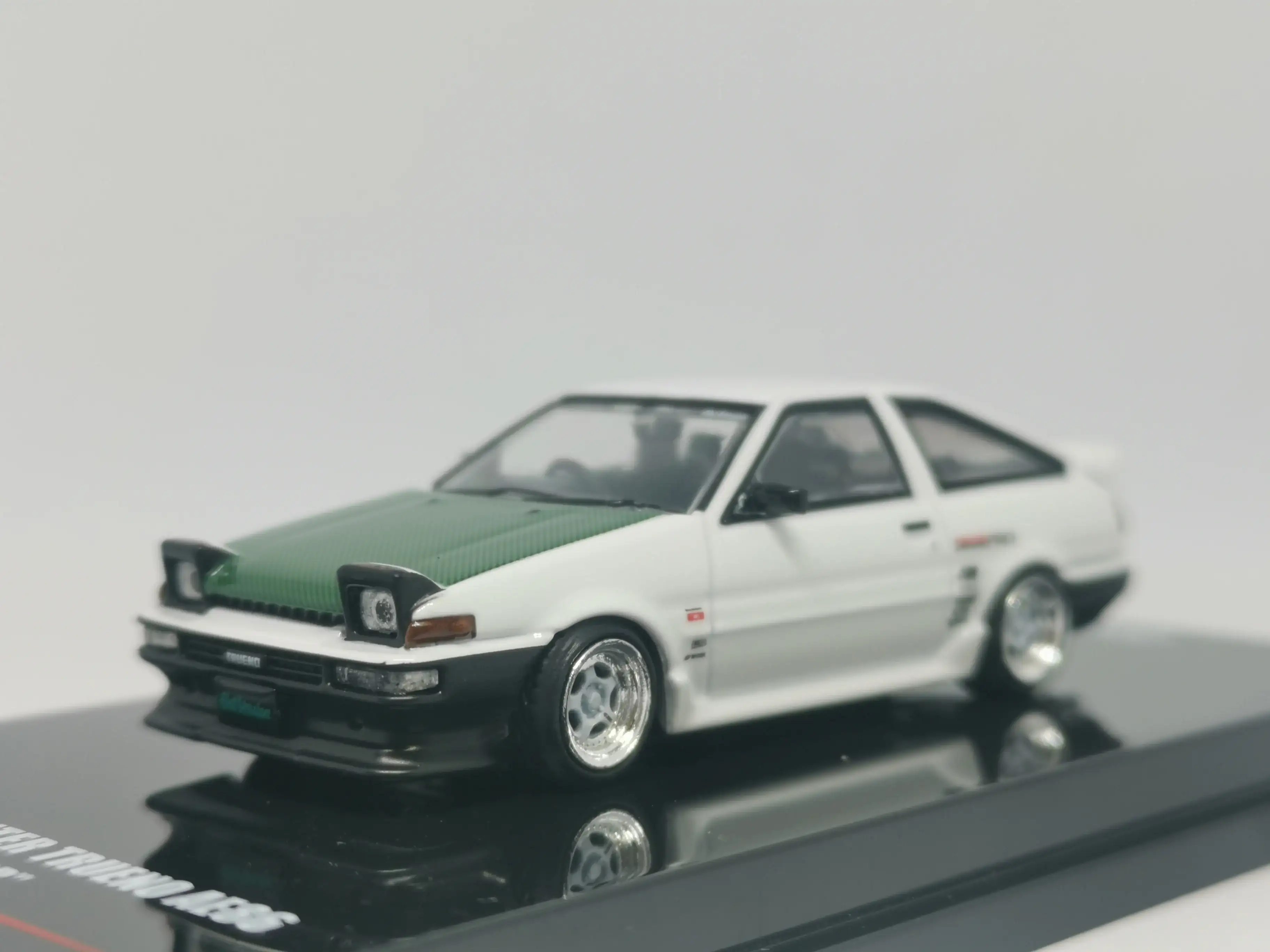Inno64 Toyota Sprinter Trueno Corolla AE86