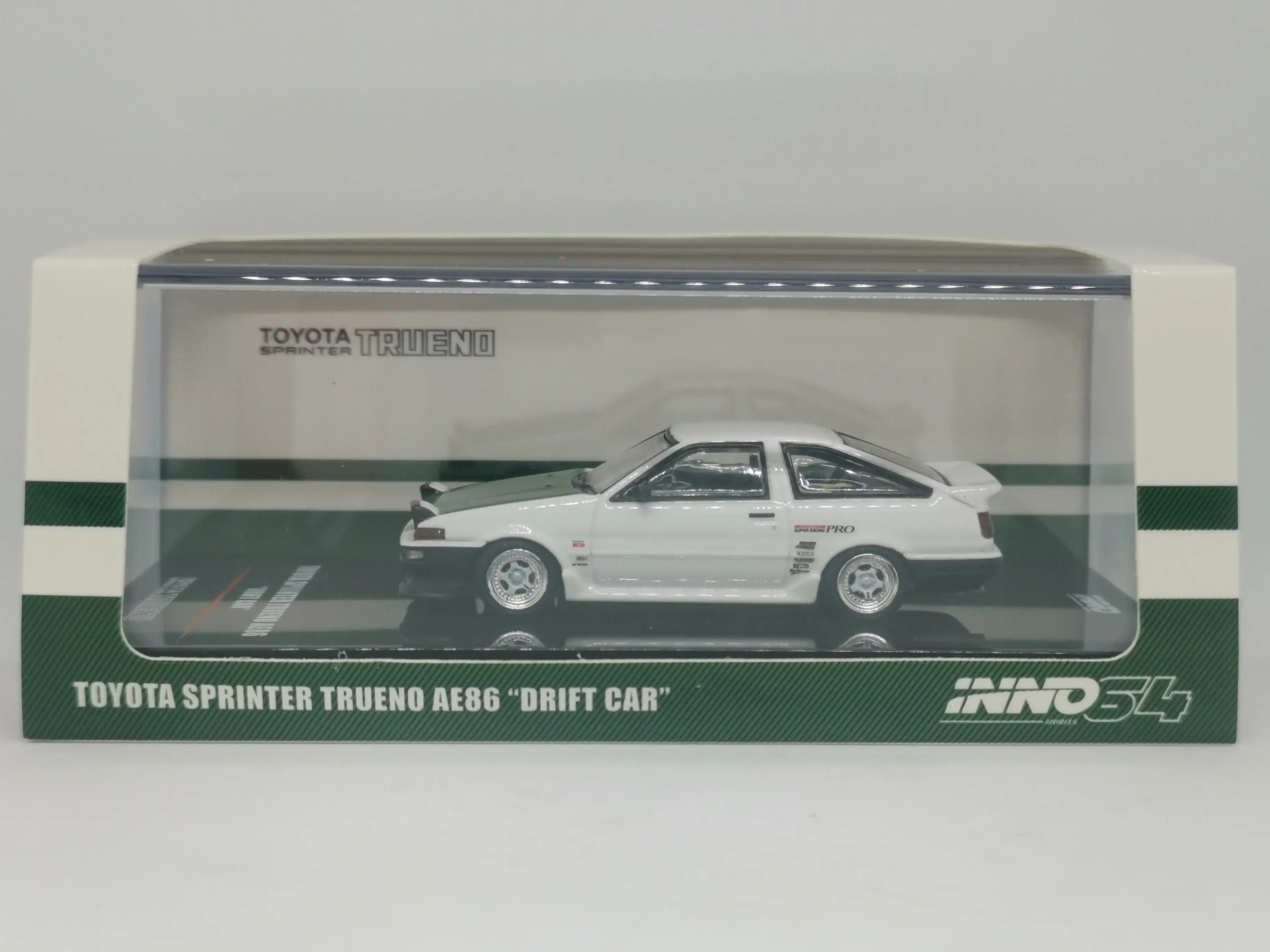 Inno64 Toyota Sprinter Trueno Corolla AE86 - Image 4