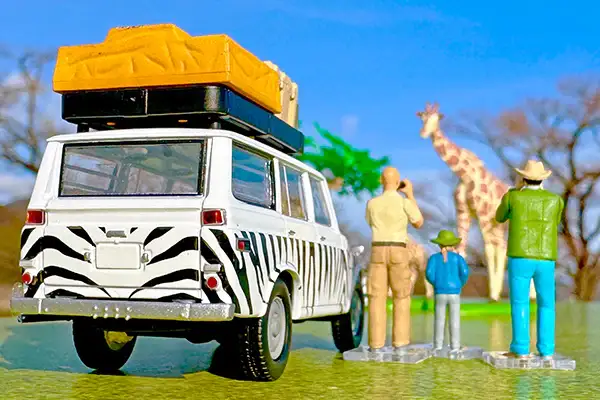 Kaiyodo x Tomica Limited Vintage Diocolle 64 #CarSnap 28a Safari 1 (Includes Toyota Land Cruiser FJ56V - Image 3