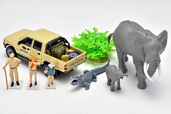 Kaiyodo x Tomica Limited Vintage Diocolle 64 #CarSnap 29a Safari 2 (Toyota Hilux 4WD Pickup Double Cab Included) - Image 4