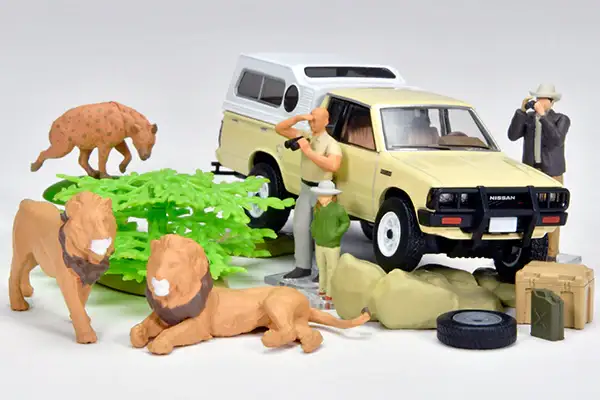 Kaiyodo x Tomica Limited Vintage DioColle 64 #CarSnap 32a Safari 4 (Nissan Truck 4x4 King Cab Included)