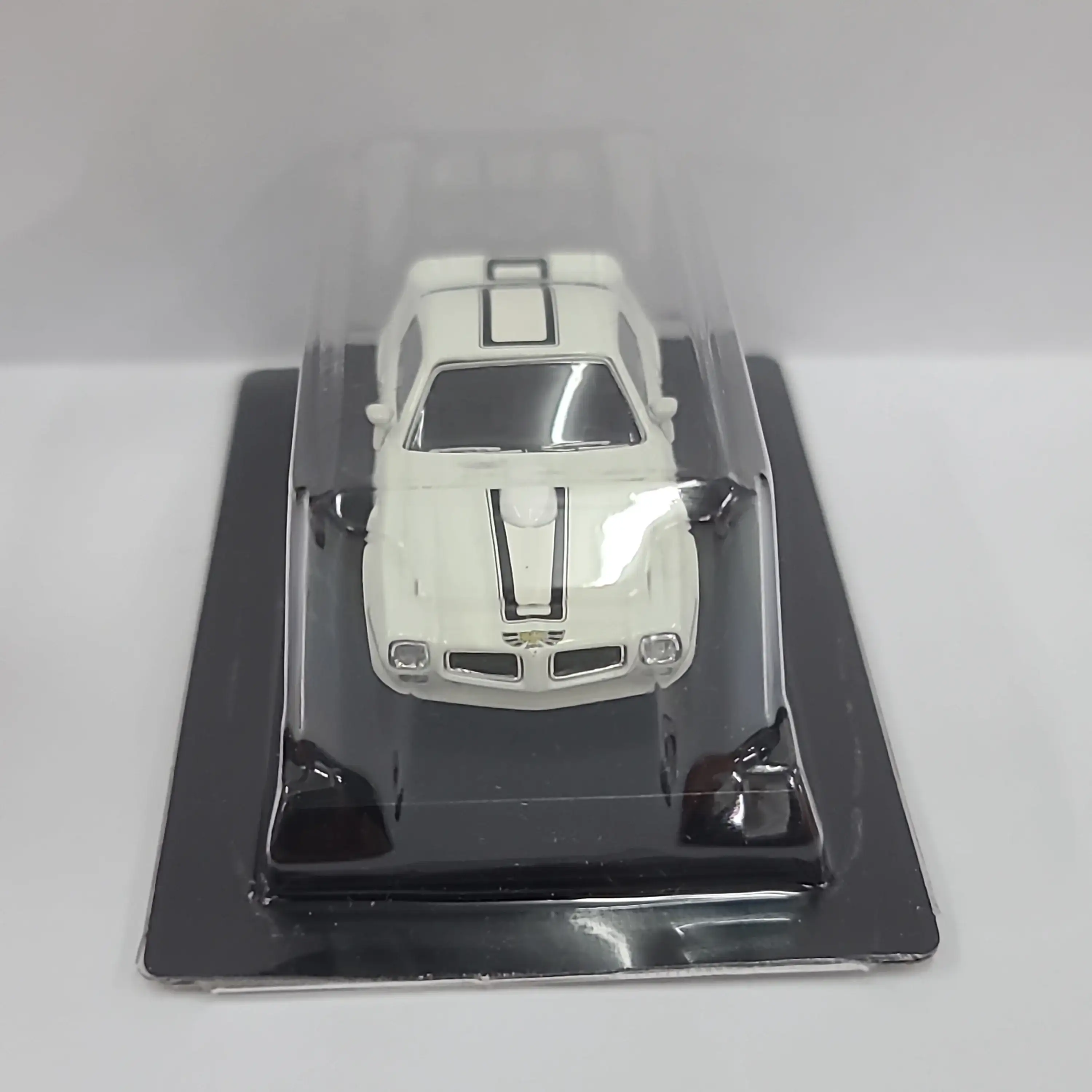 Kyosho 1:64 Pontiac Firebird Trans-AM White - Image 2