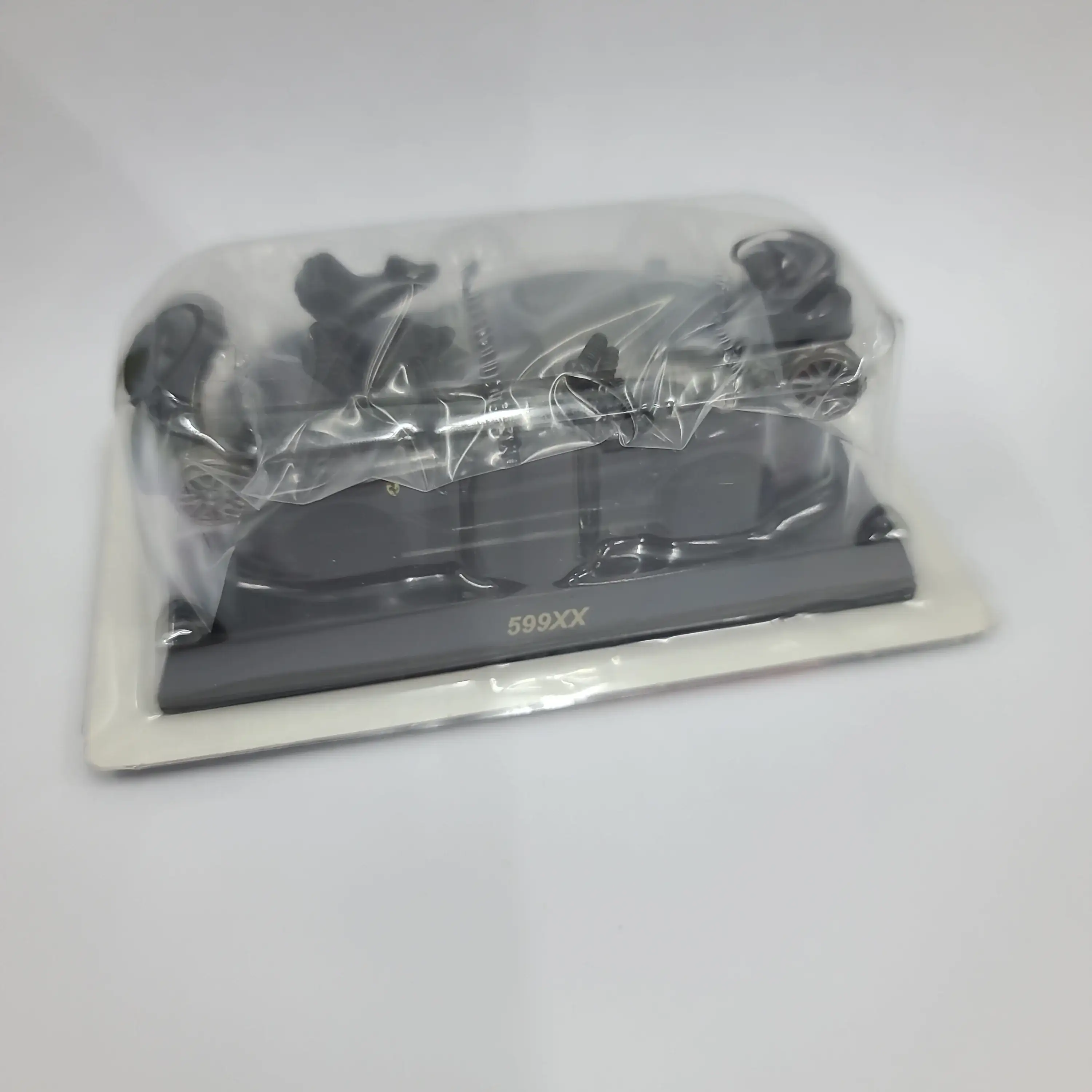 Kyosho 1:64 Scale Ferrari Mini Car Collection 8 Neo 599xx Black - Image 2
