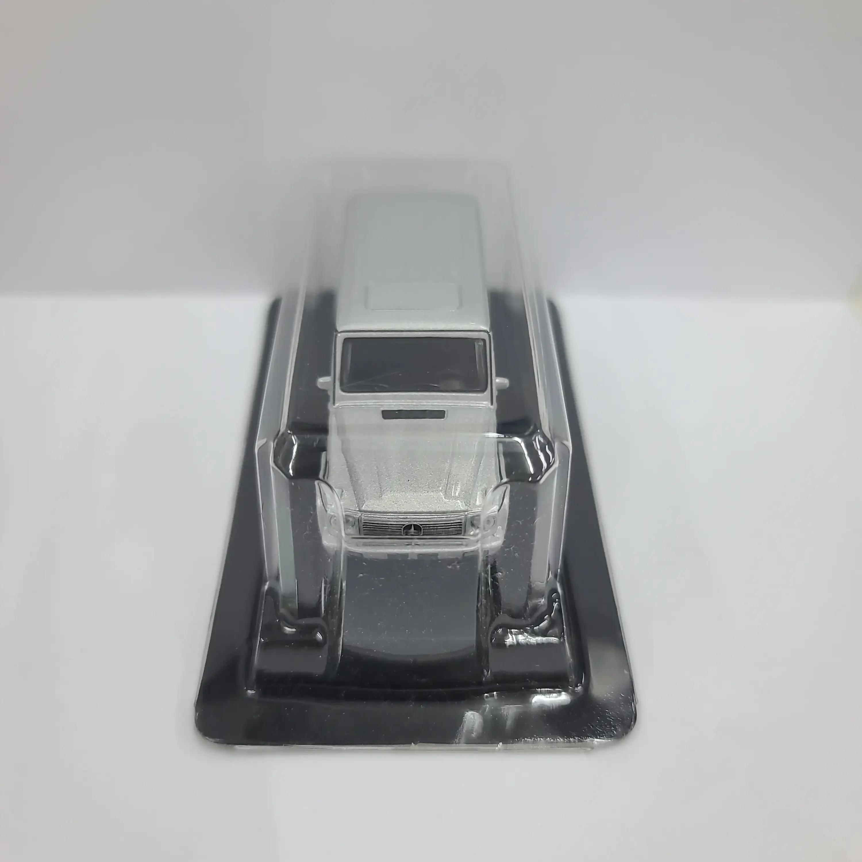 Kyosho 1:64 Scale Miniature Car Collection Mercedes-Benz G500 Silver - Image 2