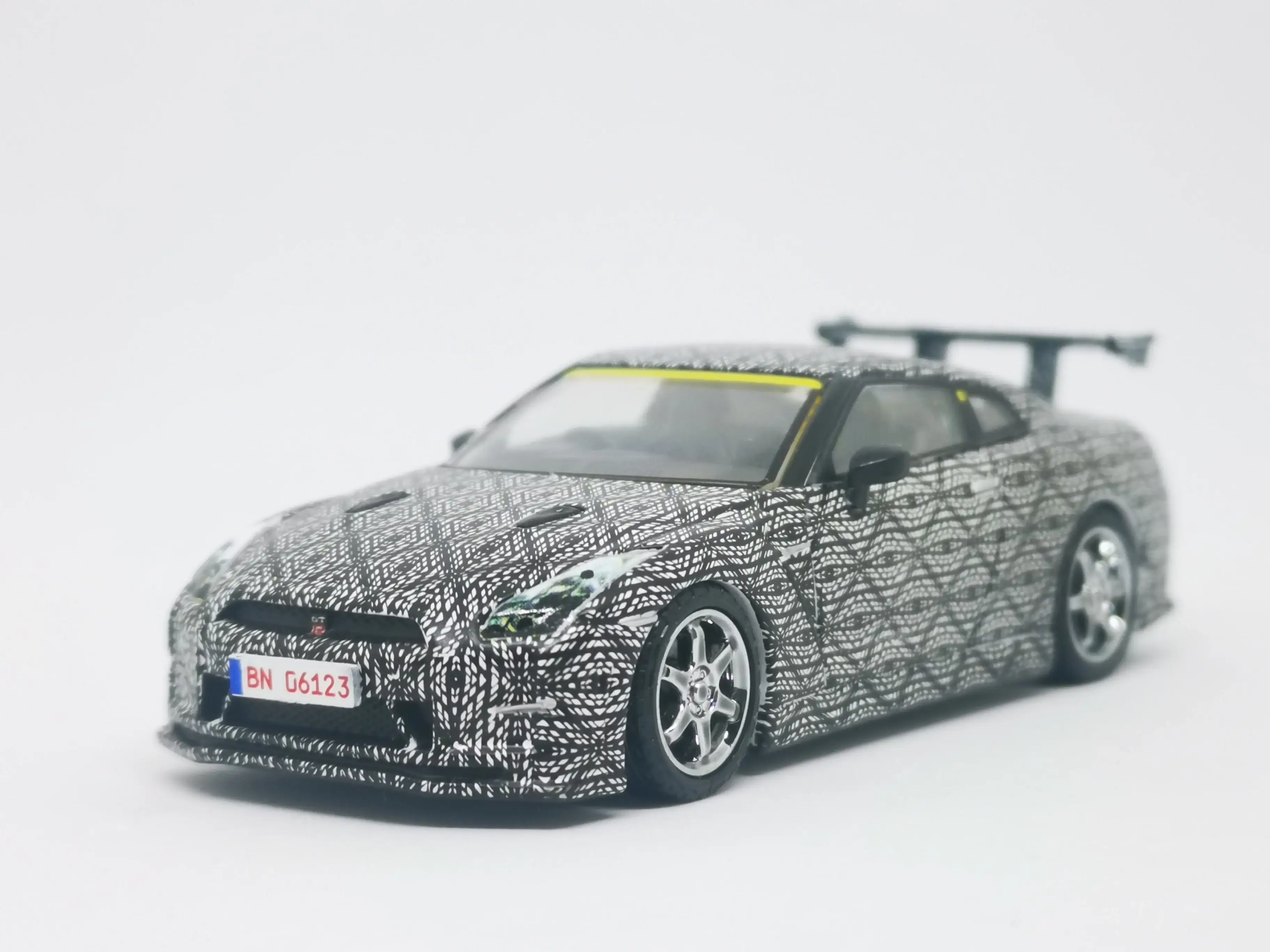 Tomica Limited Vintage Neo LV-N101d Nissan GT-R Nismo N Attack Package - Image 2