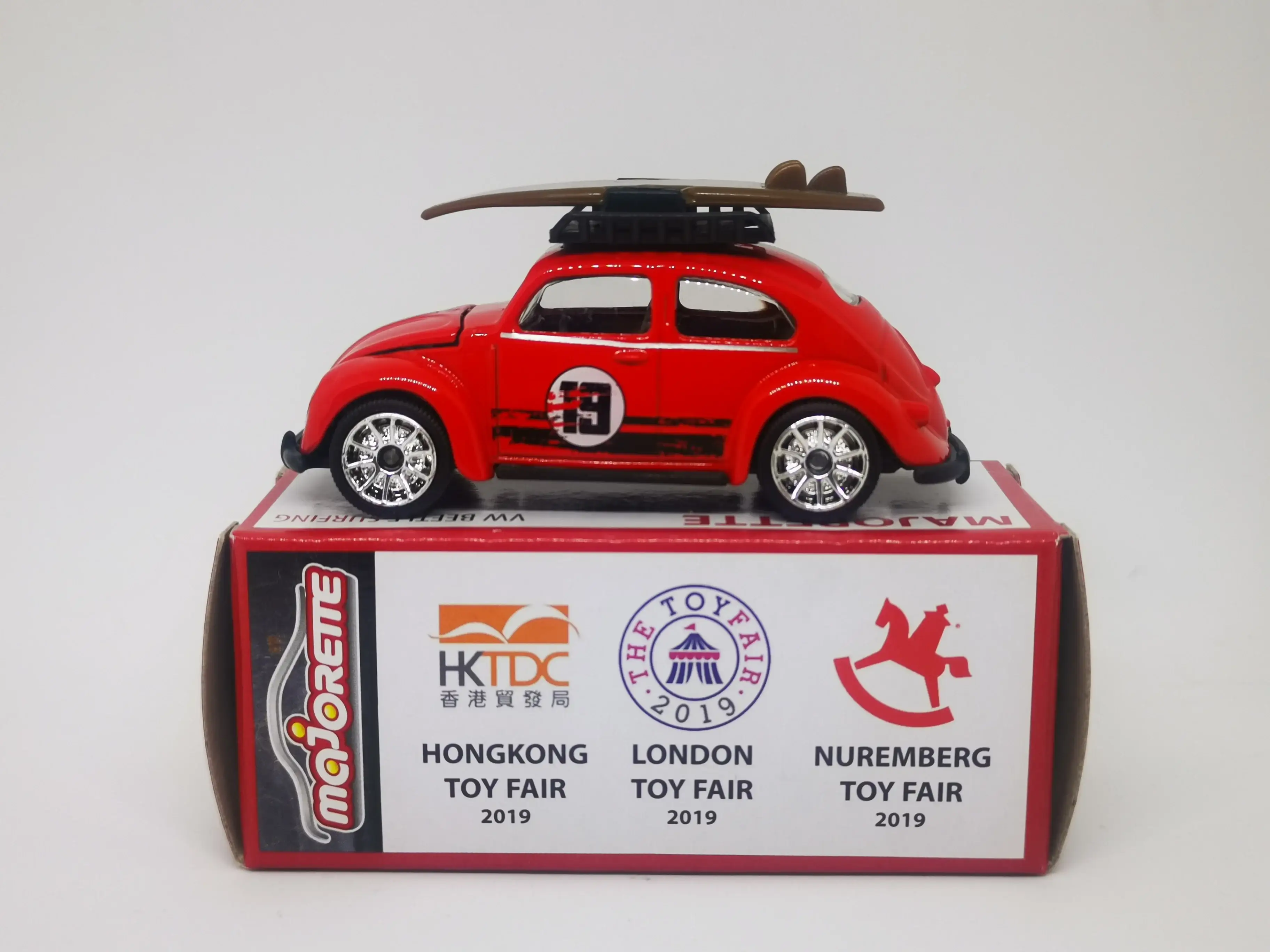 Majorette 1:64 Scale 2019 Toy Fair Exclusive Volkswagen VW Beetle Surfing - Image 4