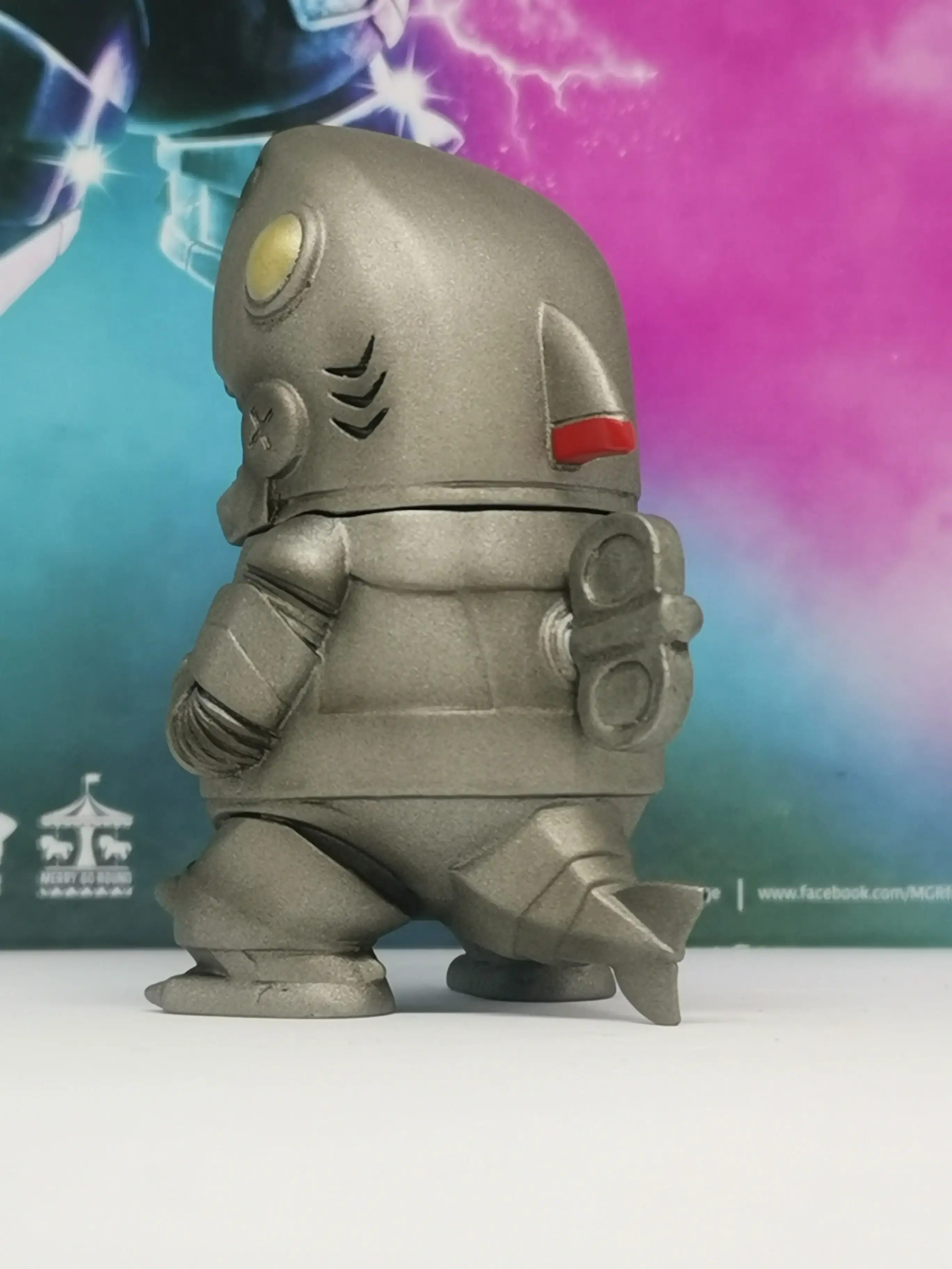 Mecha Shark Jr 「鉄甲鯊蛋」 Vinyl Figure - Image 4