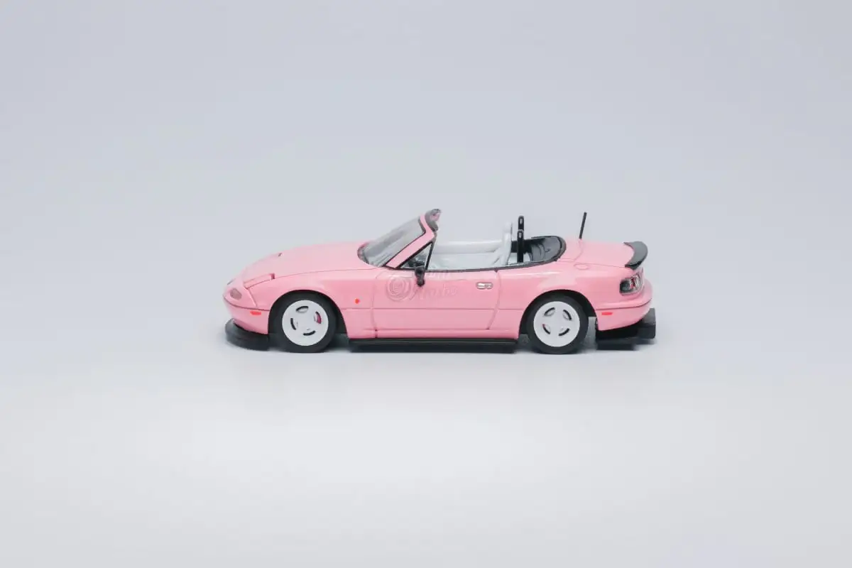 Microturbo 1:64 Scale Mazda MX-5 NA Roaster [Pink] - Image 3