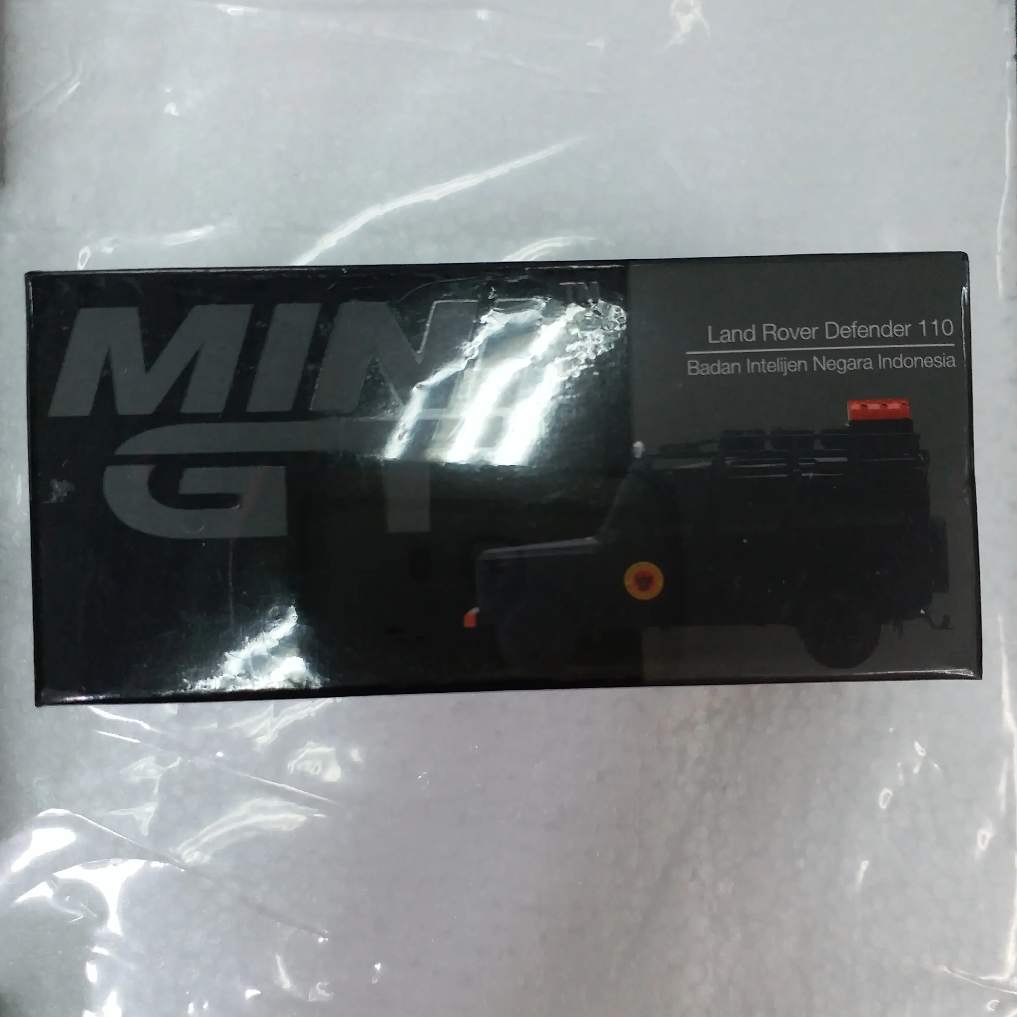 Mini GT 1:64 Scale #158 Land Rover Defender 110 Badan Intelijen Negara Indonesia - Image 2