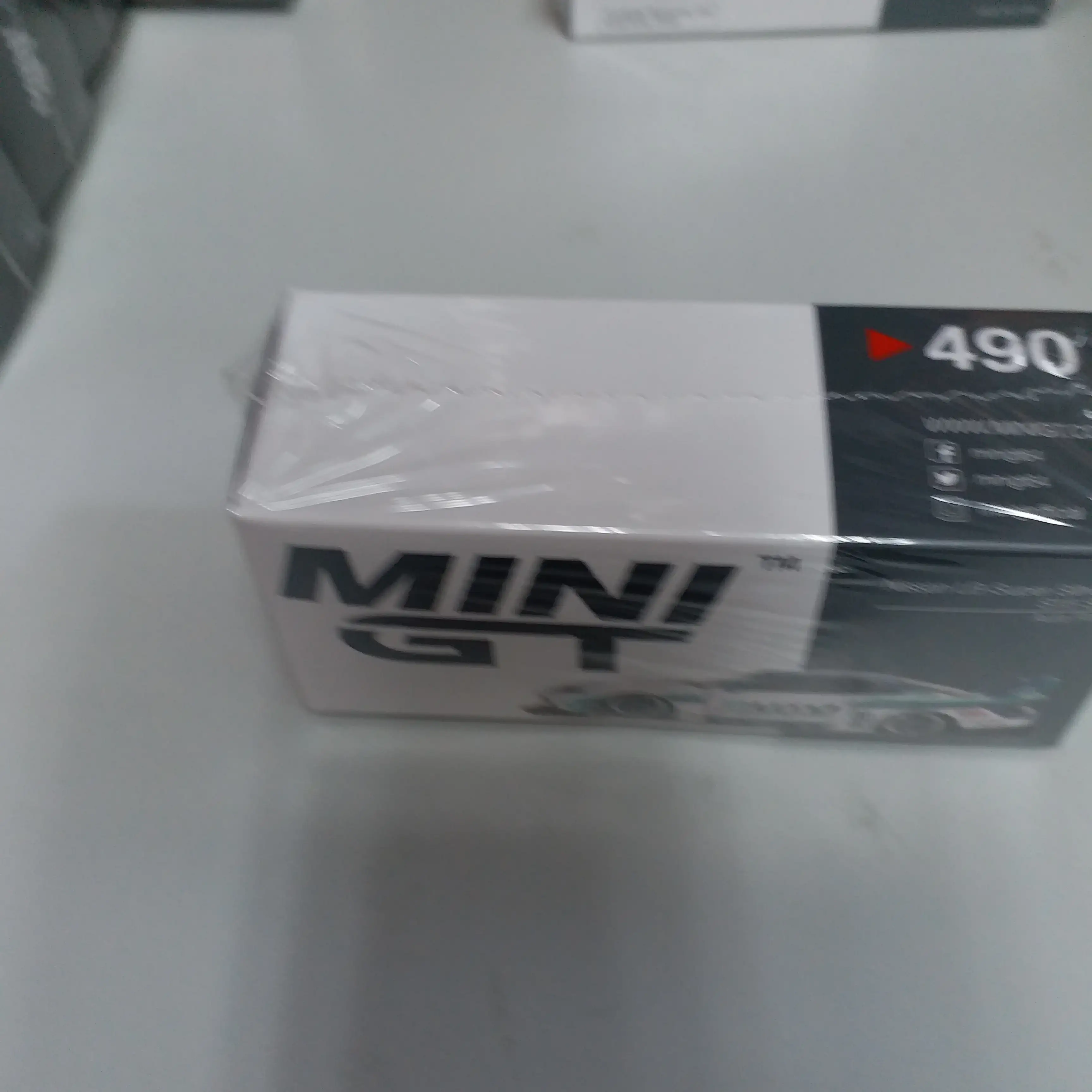 MINI GT #490 Nissan LB-Super Silhouette S15 Silva Auto Finesse - Image 3
