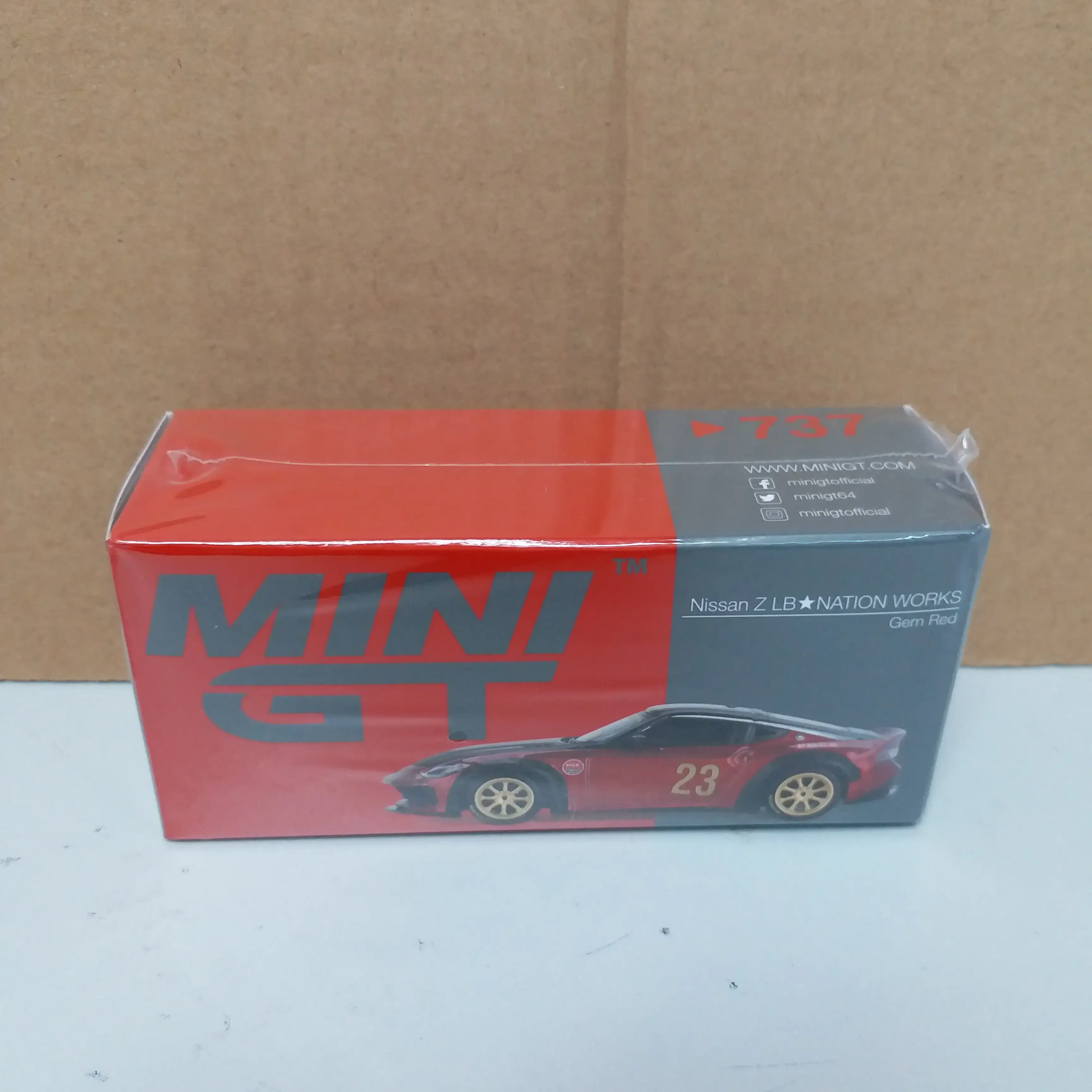 Mini GT #737 Nissan Z LB★NATION WORKS Gem Red - Image 4
