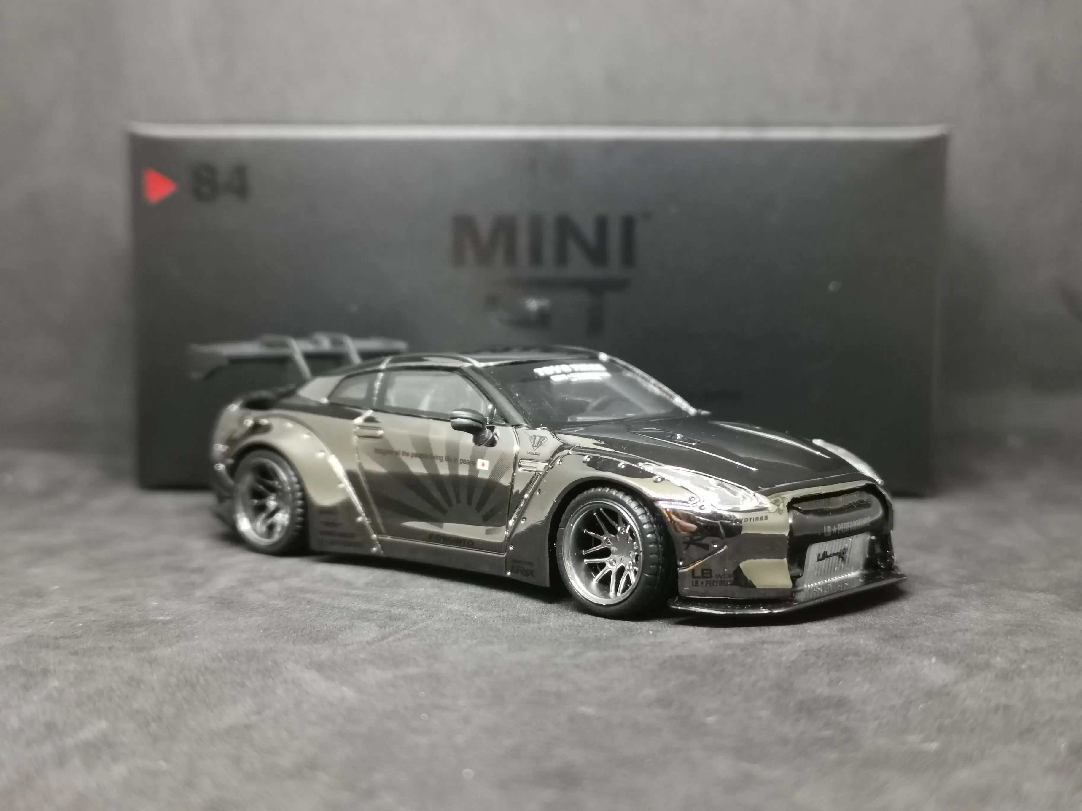 Mini GT No.84 LB Works Nissan GT-R Black Chrome - Image 2