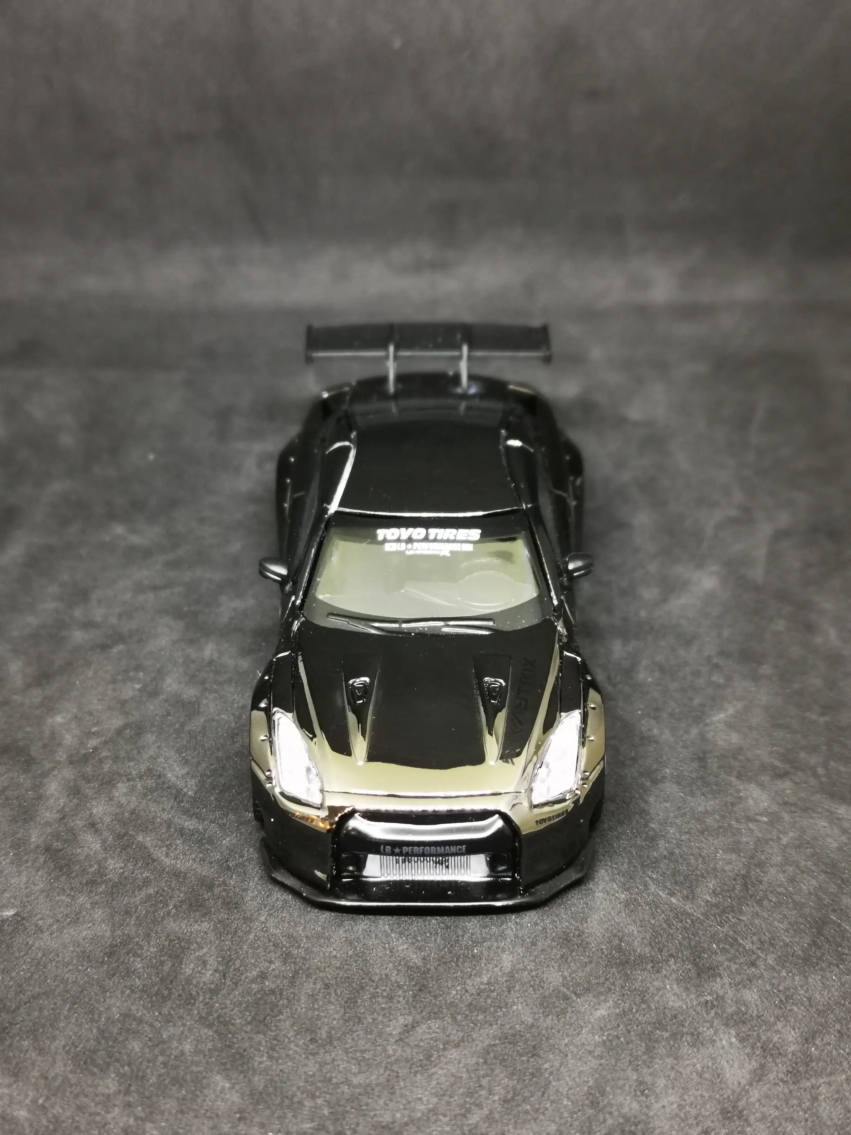 Mini GT No.84 LB Works Nissan GT-R Black Chrome - Image 4
