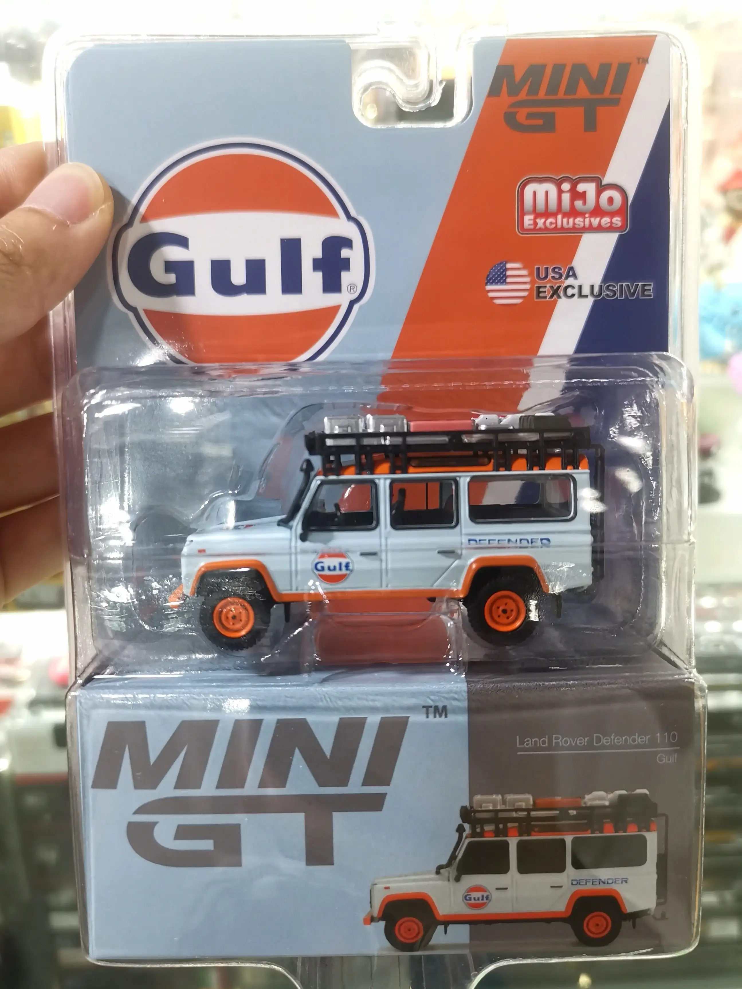 MiniGT #110 1/64 Land Rover Defender 110 Gulf - Image 3