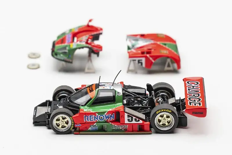 Motorhelix MH 1:64 Mazda 787B Renown - Image 3
