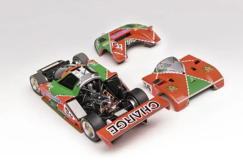 Motorhelix MH 1:64 Mazda 787B Renown - Image 4