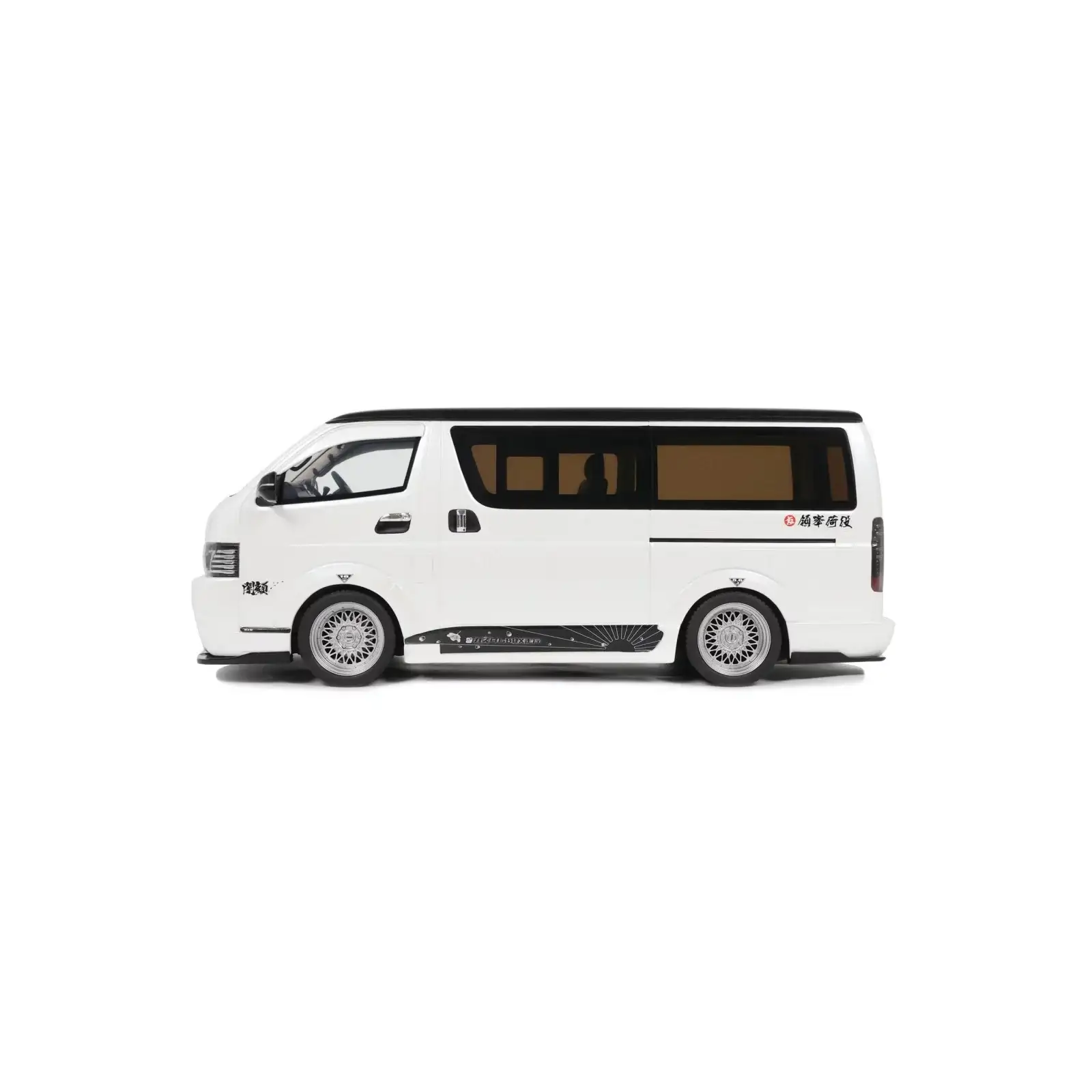 OTTOMOBILE 1:18 OT1136 Toyota Hiace Super GL Custom Pearl White 2008 - Image 2