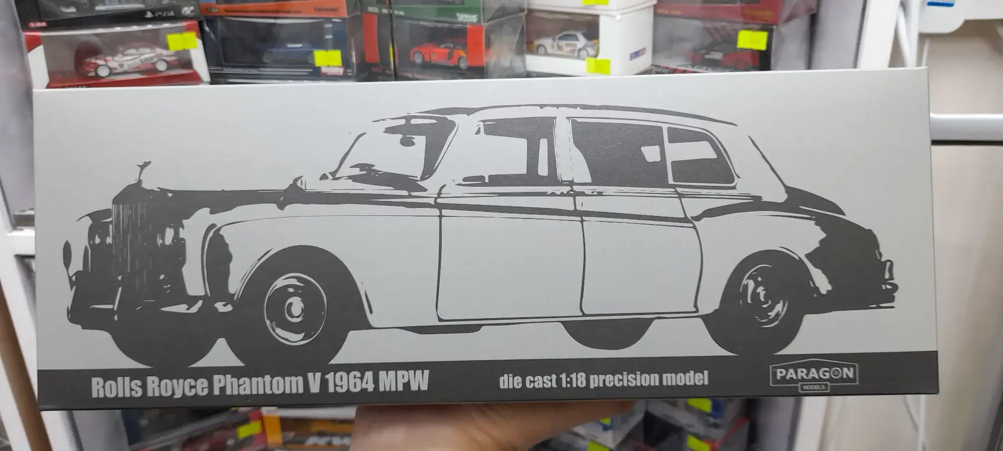 Paragon 1:18 Scale GT270 Rolls Royce Phantom V 1964 MPW John Lennon - Image 6