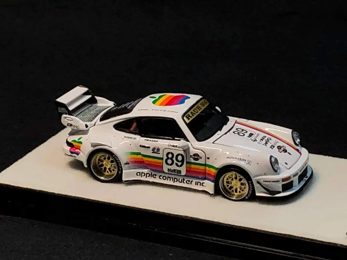 PGM 1:64 Scale RWB Porsche 930 Apple - Image 5