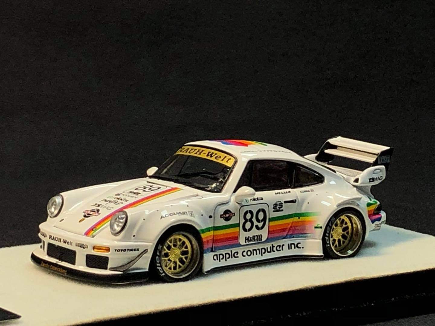 PGM 1:64 Scale RWB Porsche 930 Apple - Image 7